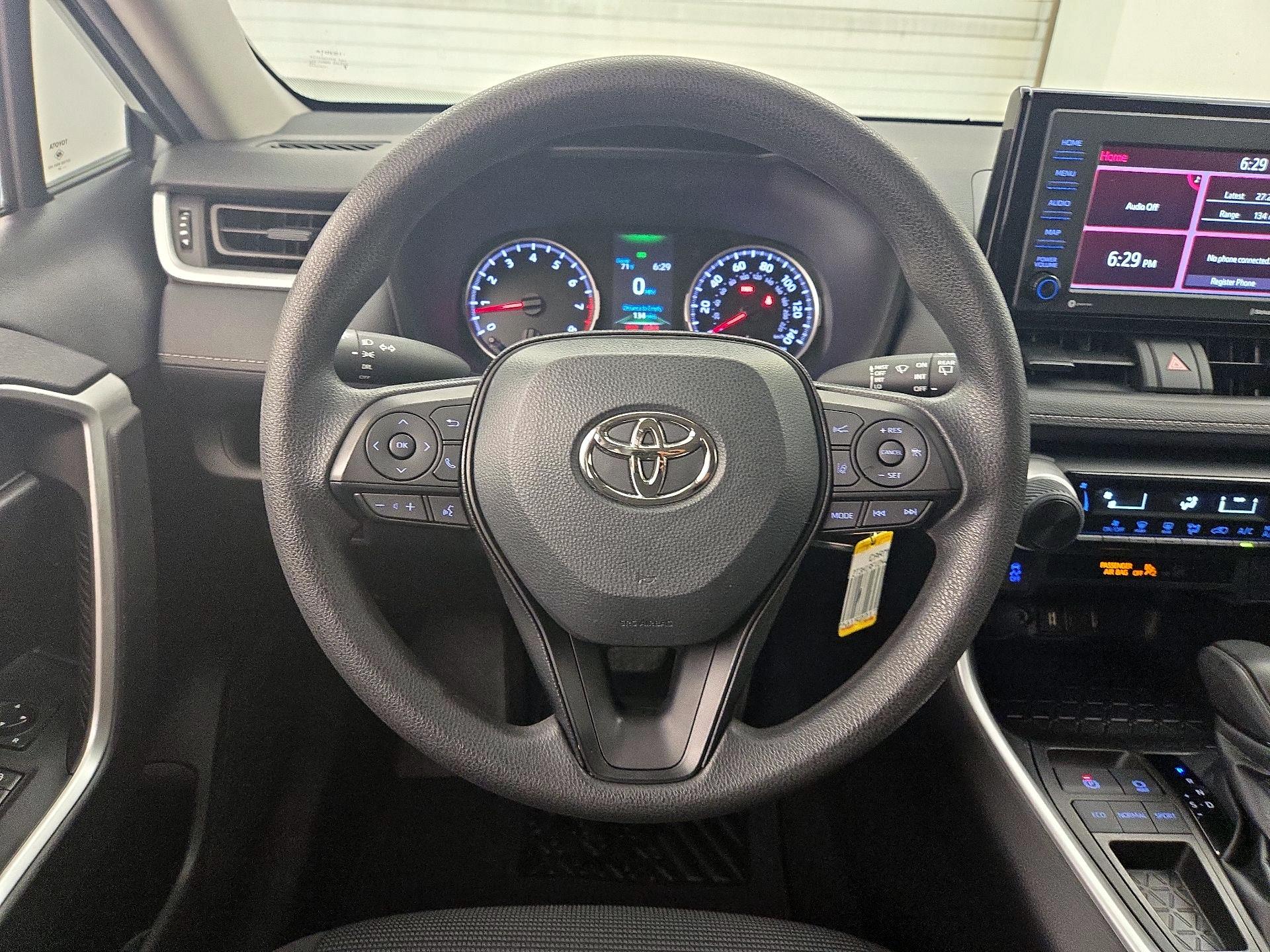 Thumbnail: 2022 Toyota RAV4 - 10