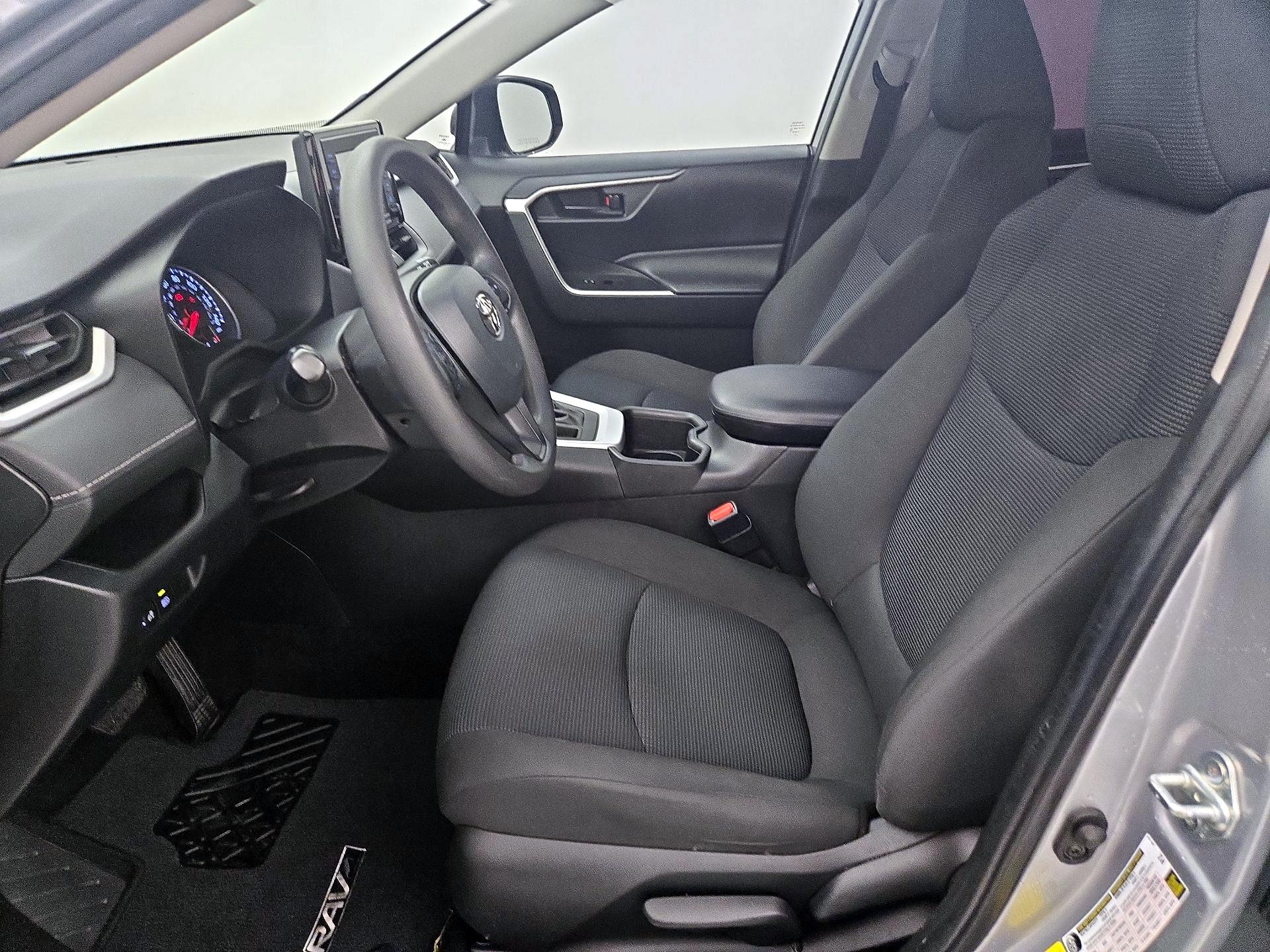 Thumbnail: 2022 Toyota RAV4 - 11
