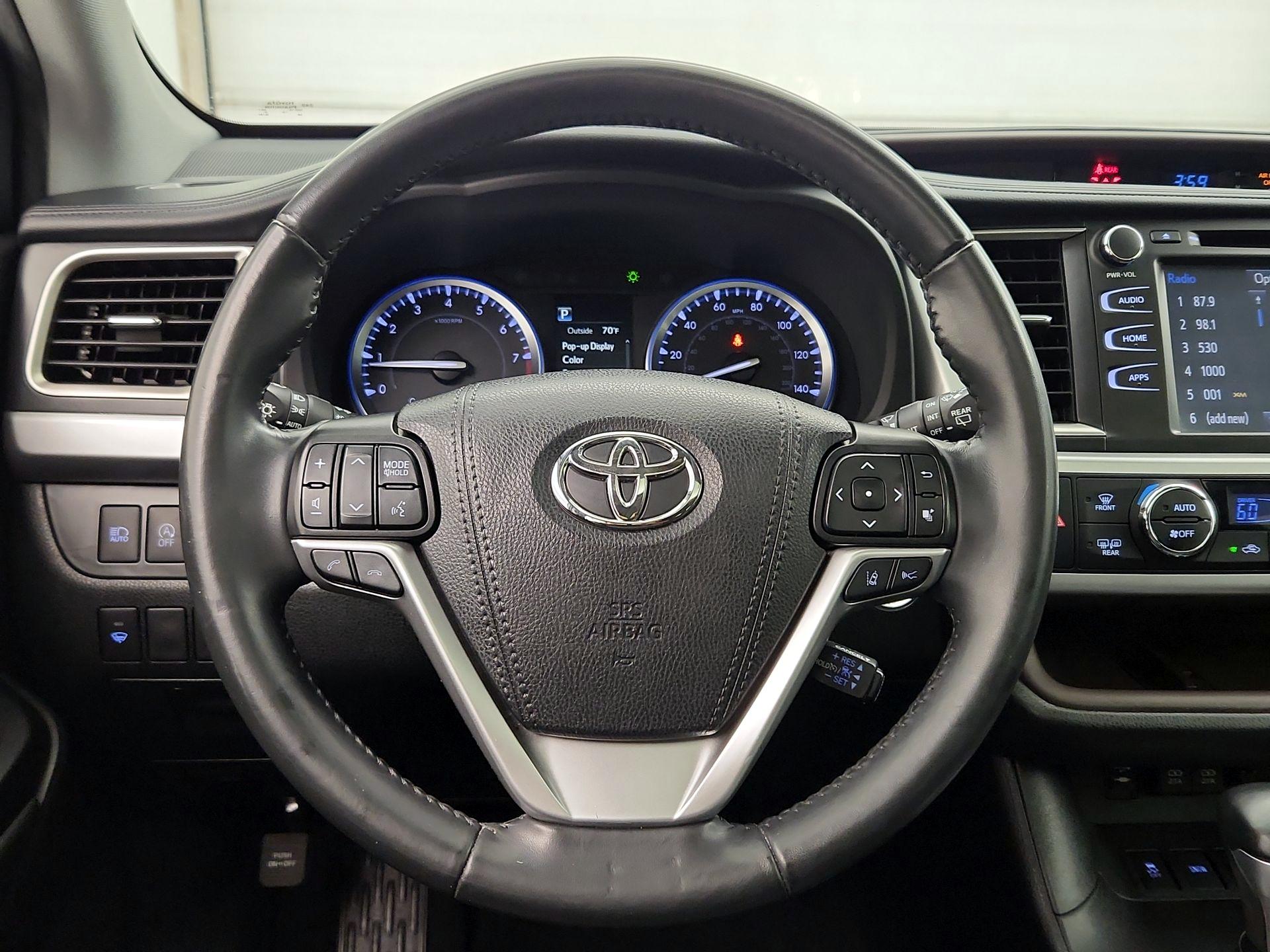 Thumbnail: 2019 Toyota Highlander - 10