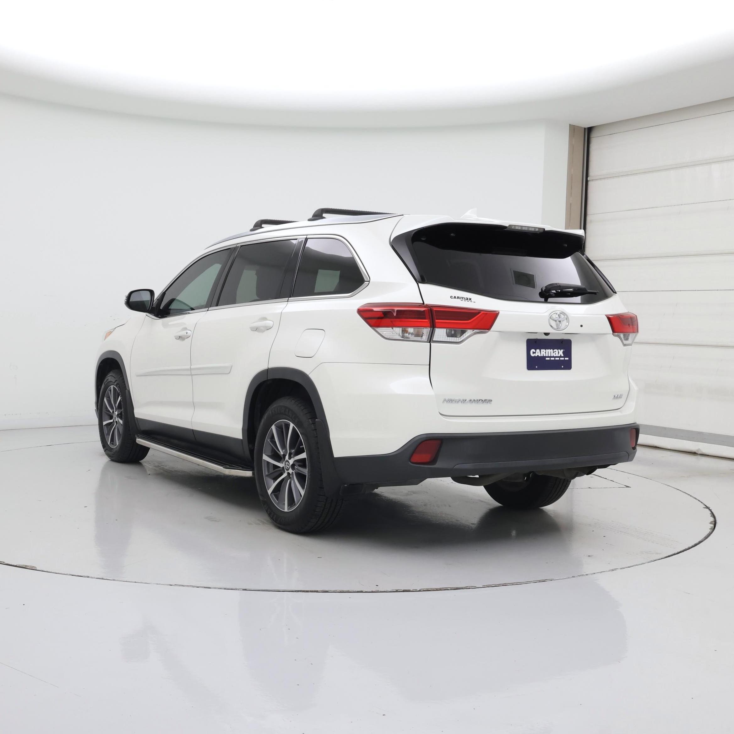 Thumbnail: 2019 Toyota Highlander - 2