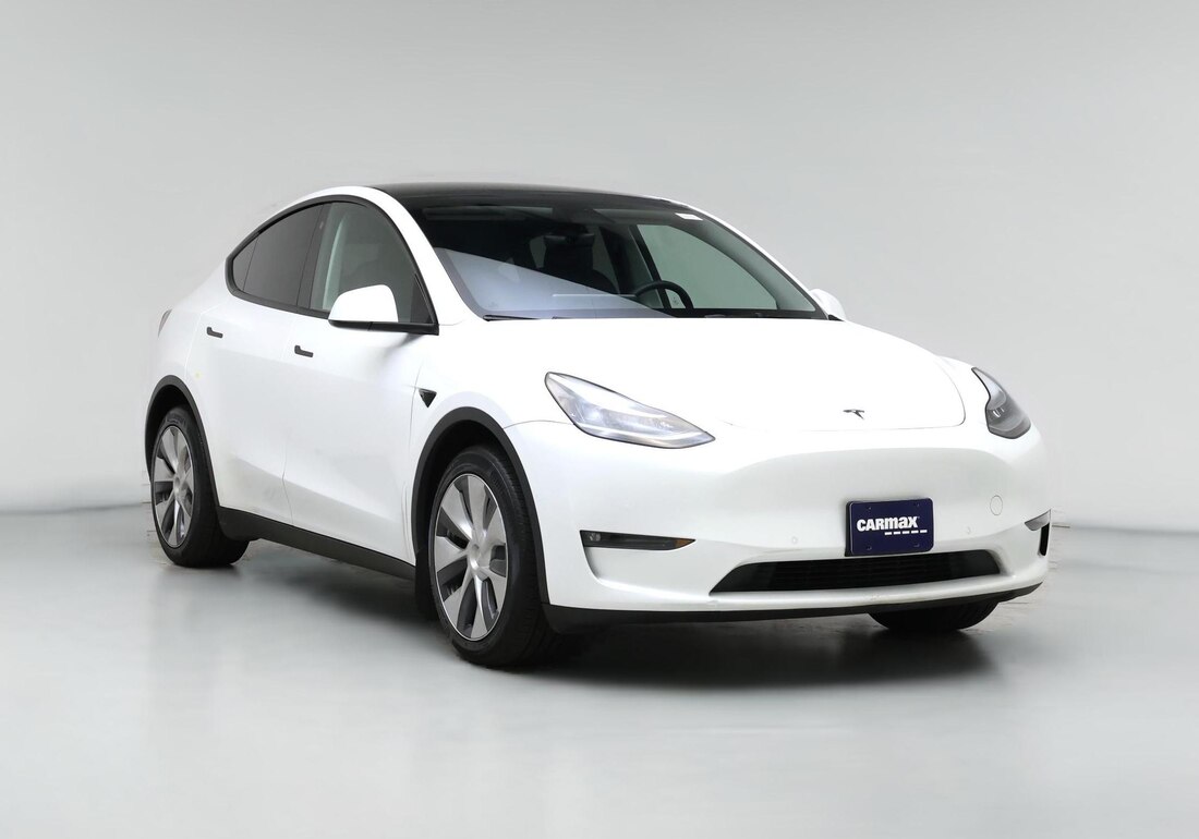 2022 Tesla Model Y Long Range All-Wheel Drive in White — CarMax photo