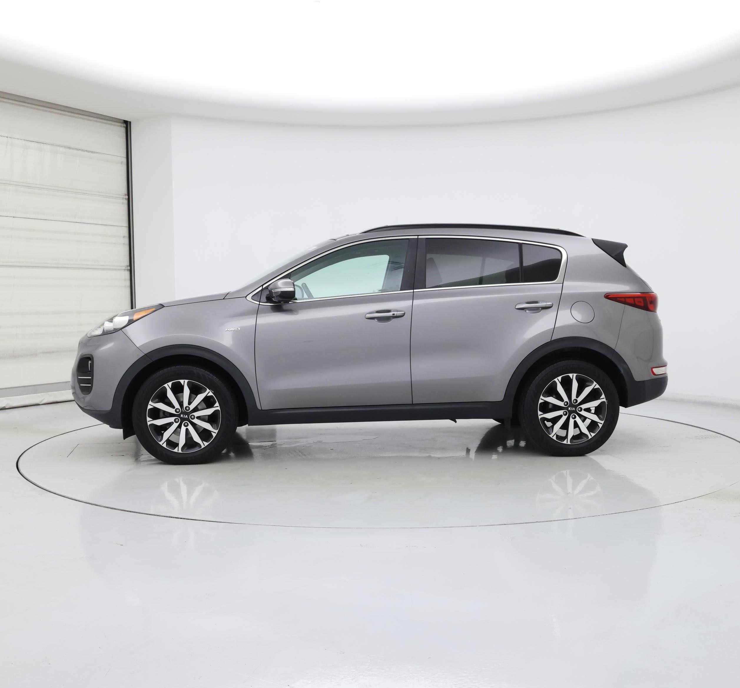 Thumbnail: 2018 Kia Sportage - 3