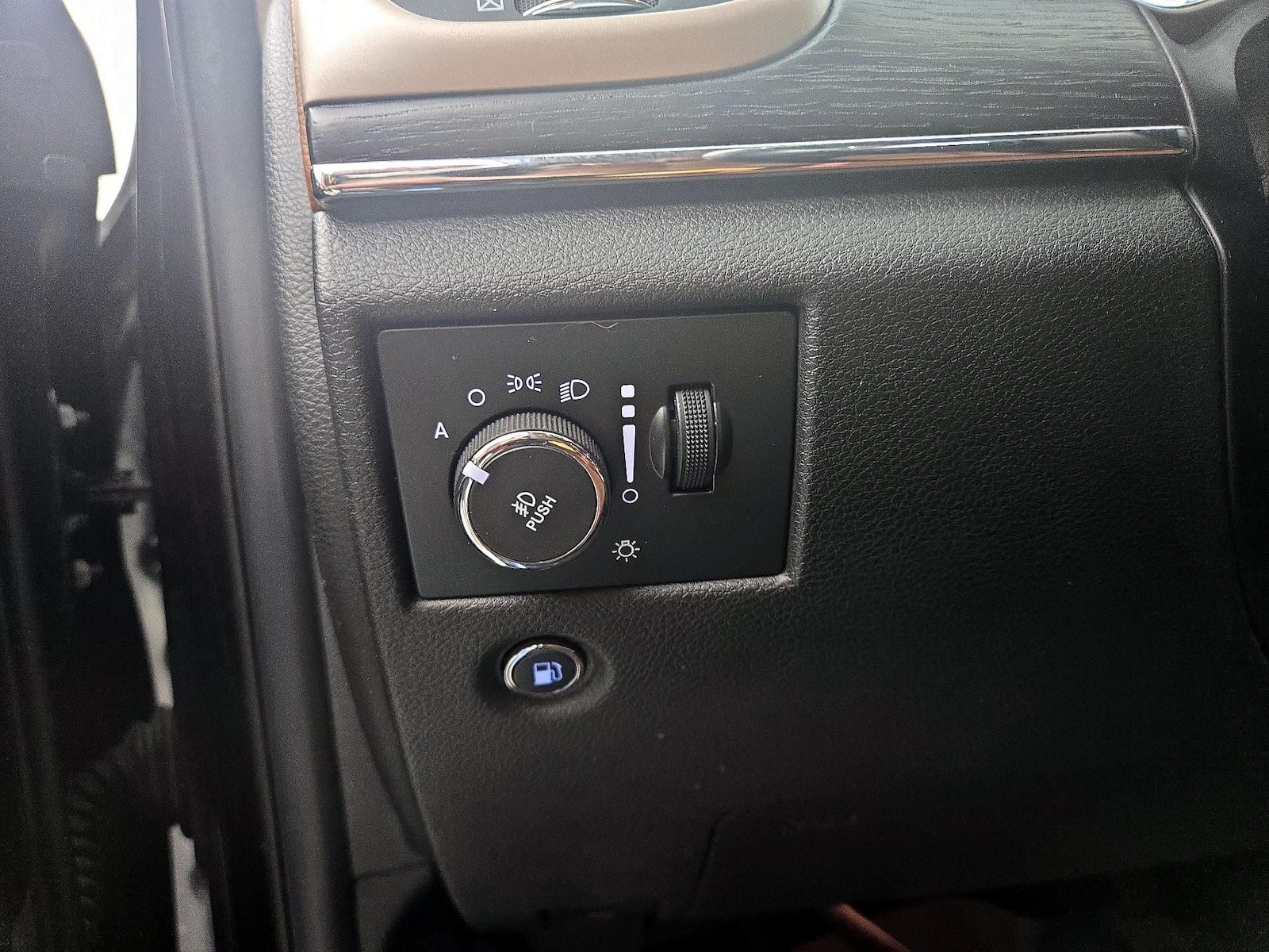 2015 Jeep Grand Cherokee Summit - Photo 14