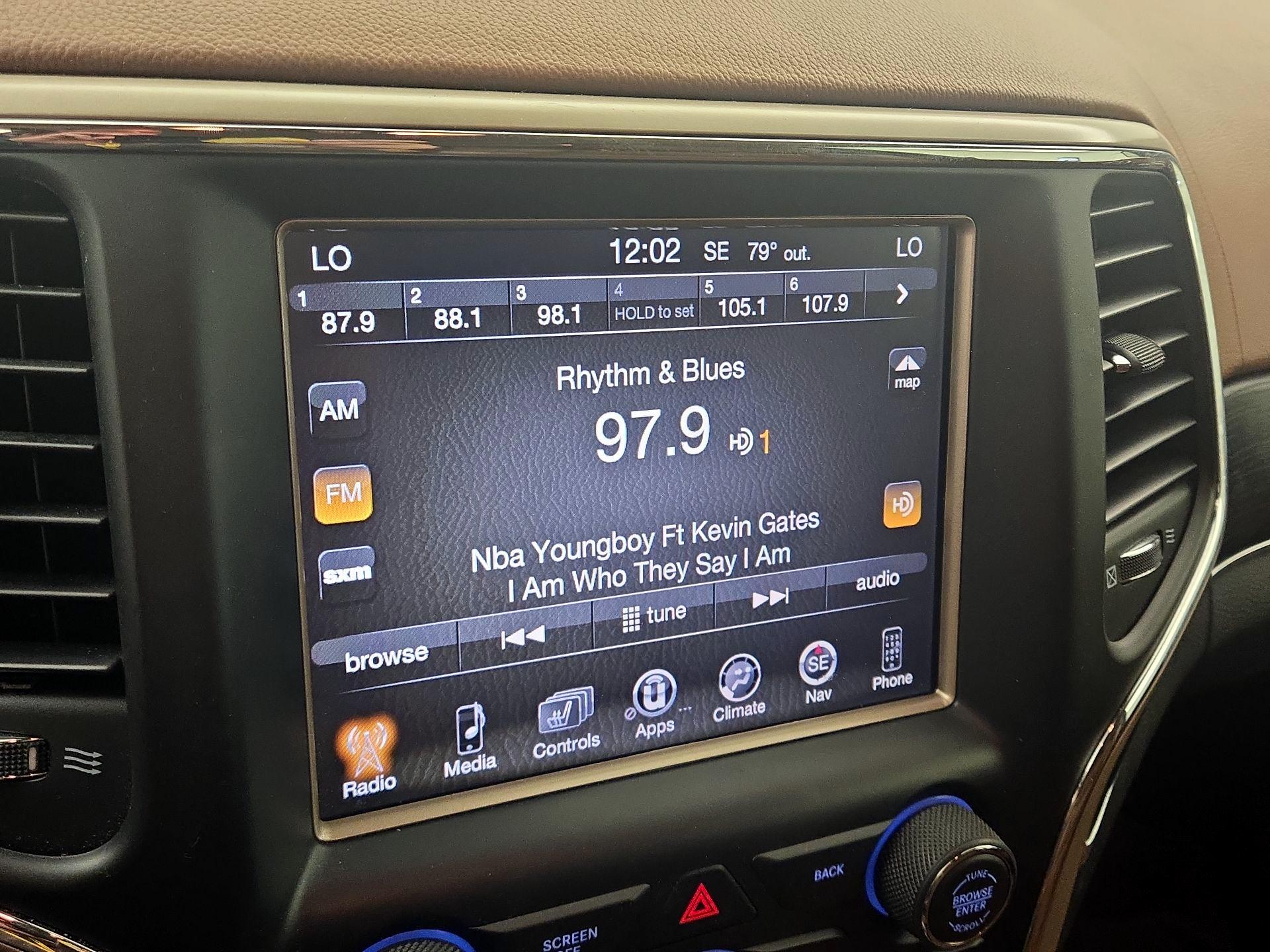 Thumbnail: 2015 Jeep Grand Cherokee - 16