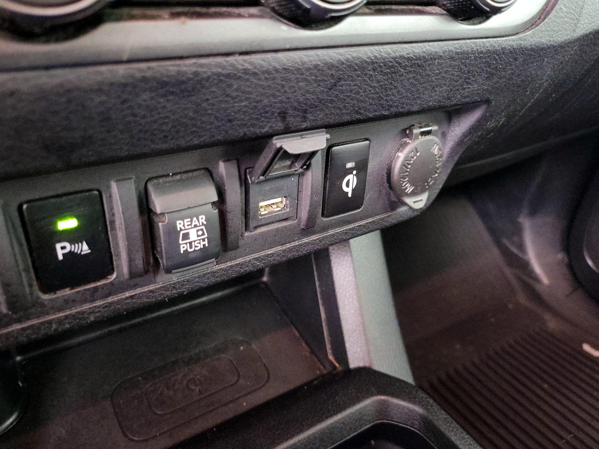Thumbnail: 2020 Toyota Tacoma - 17