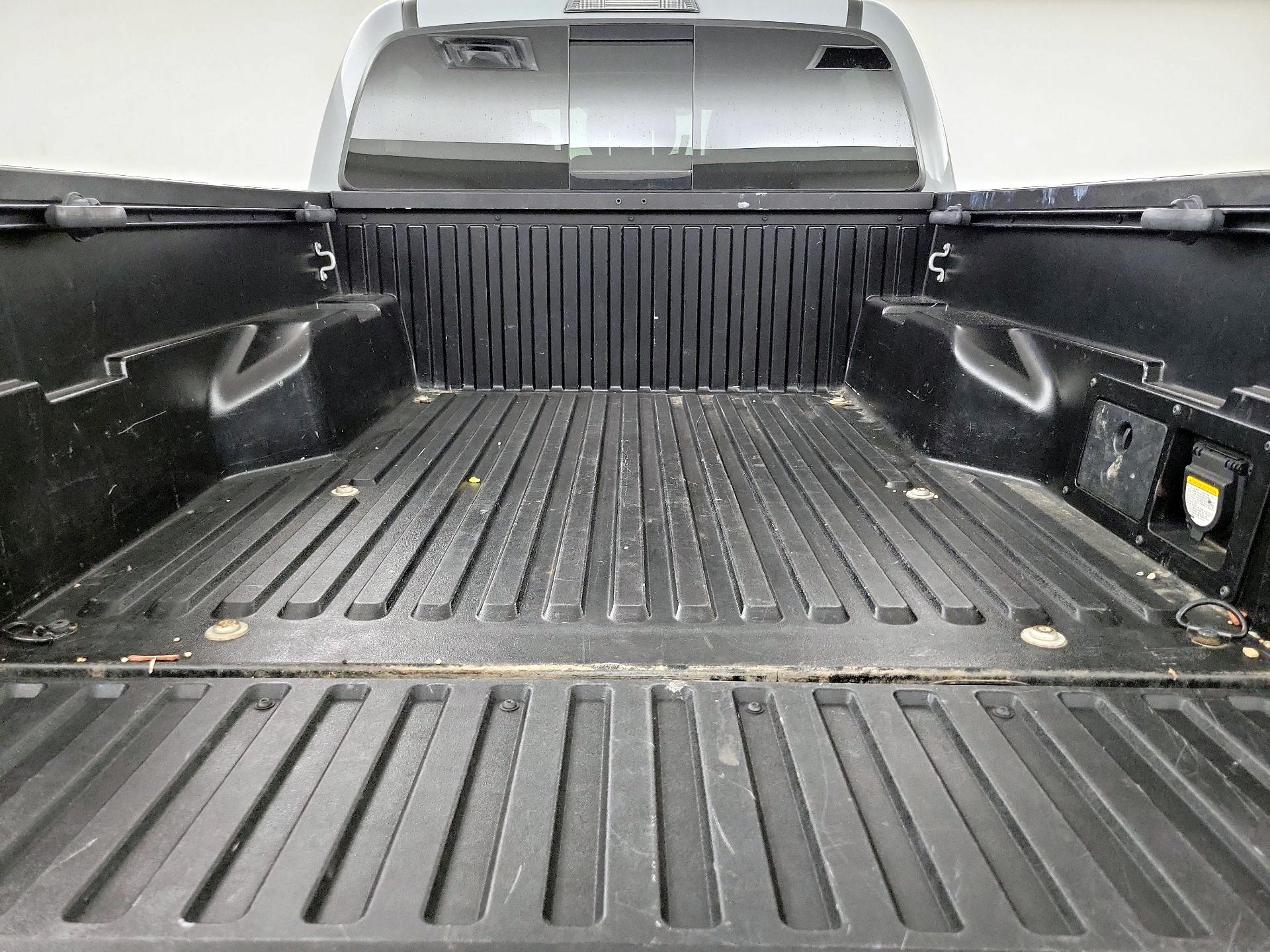 Thumbnail: 2020 Toyota Tacoma - 20