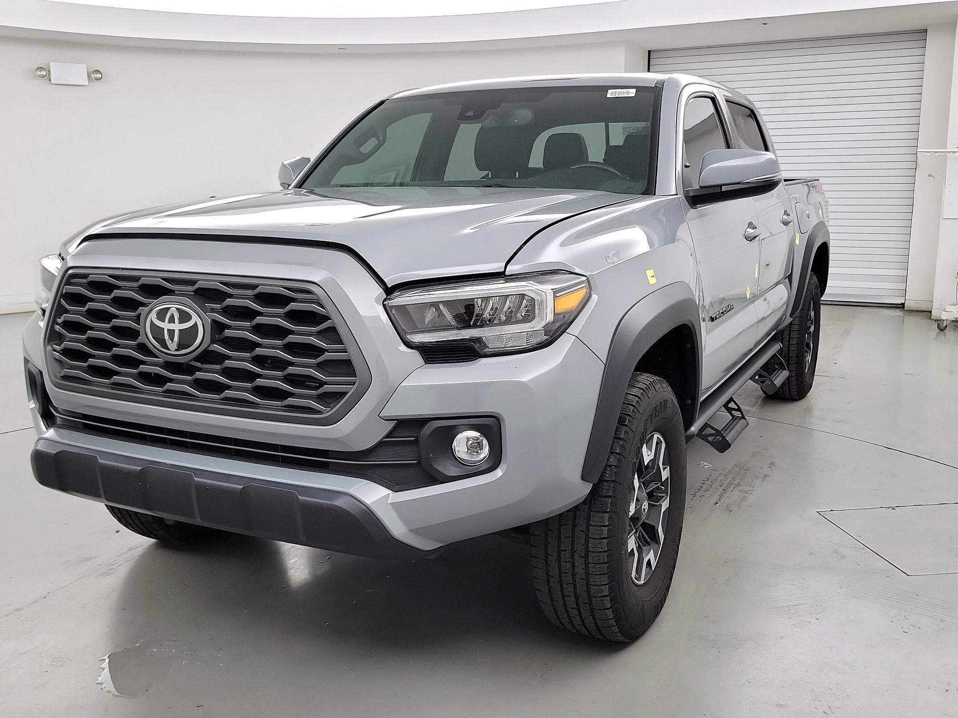Thumbnail: 2020 Toyota Tacoma - 3