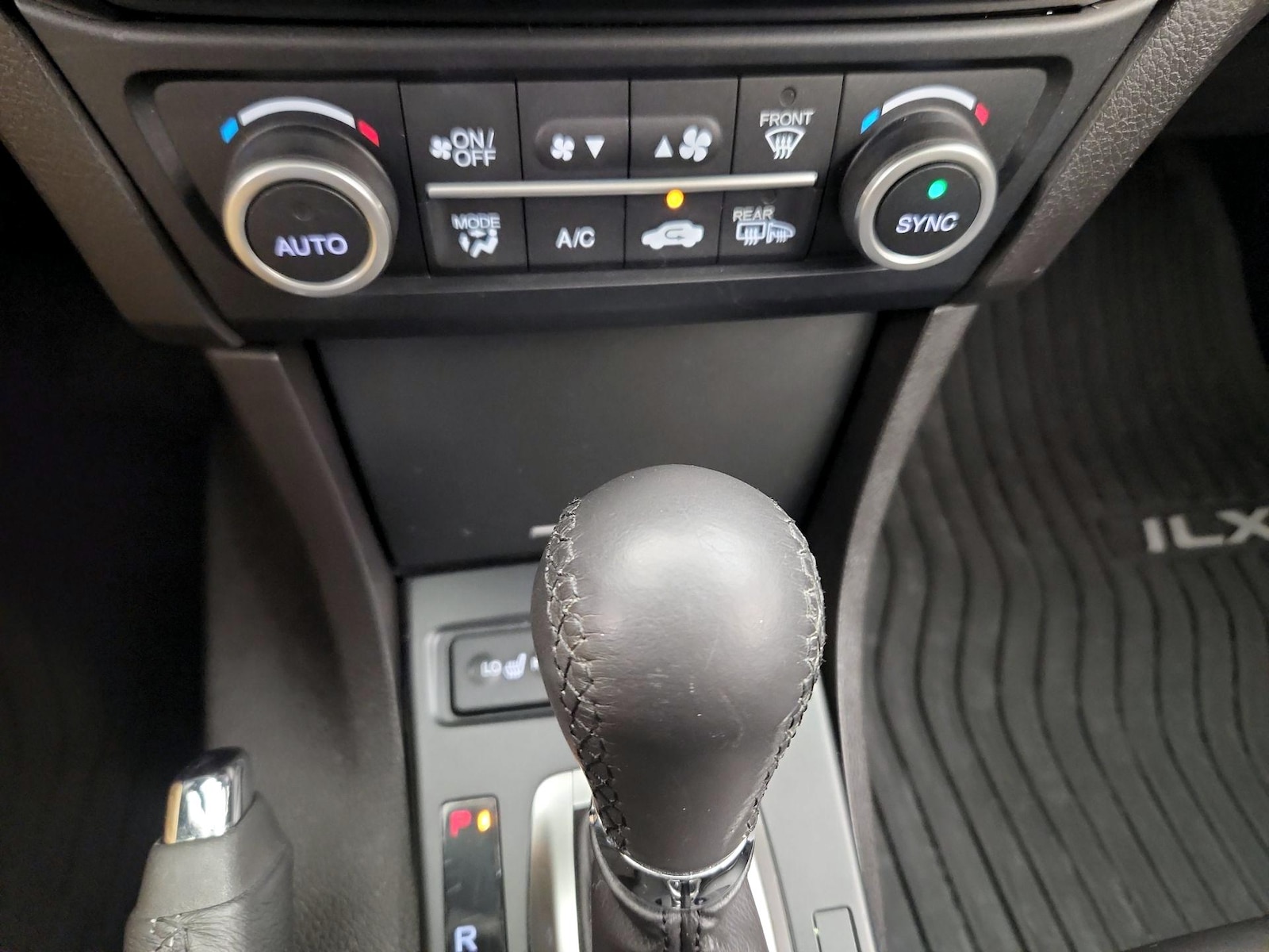 2017 Acura ILX Base - Photo 17