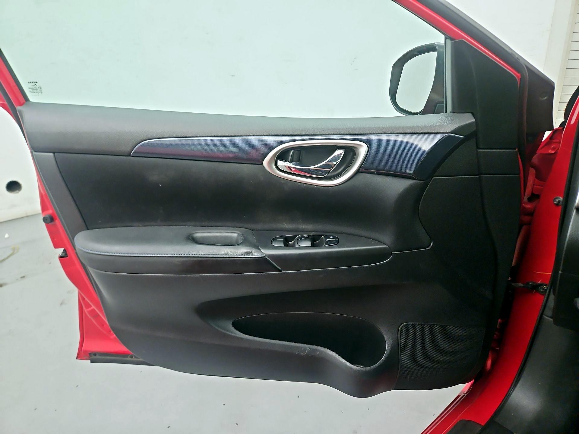 Thumbnail: 2019 Nissan Sentra - 10
