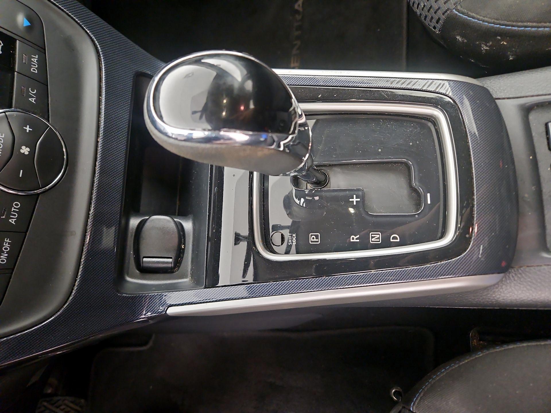 Thumbnail: 2019 Nissan Sentra - 15