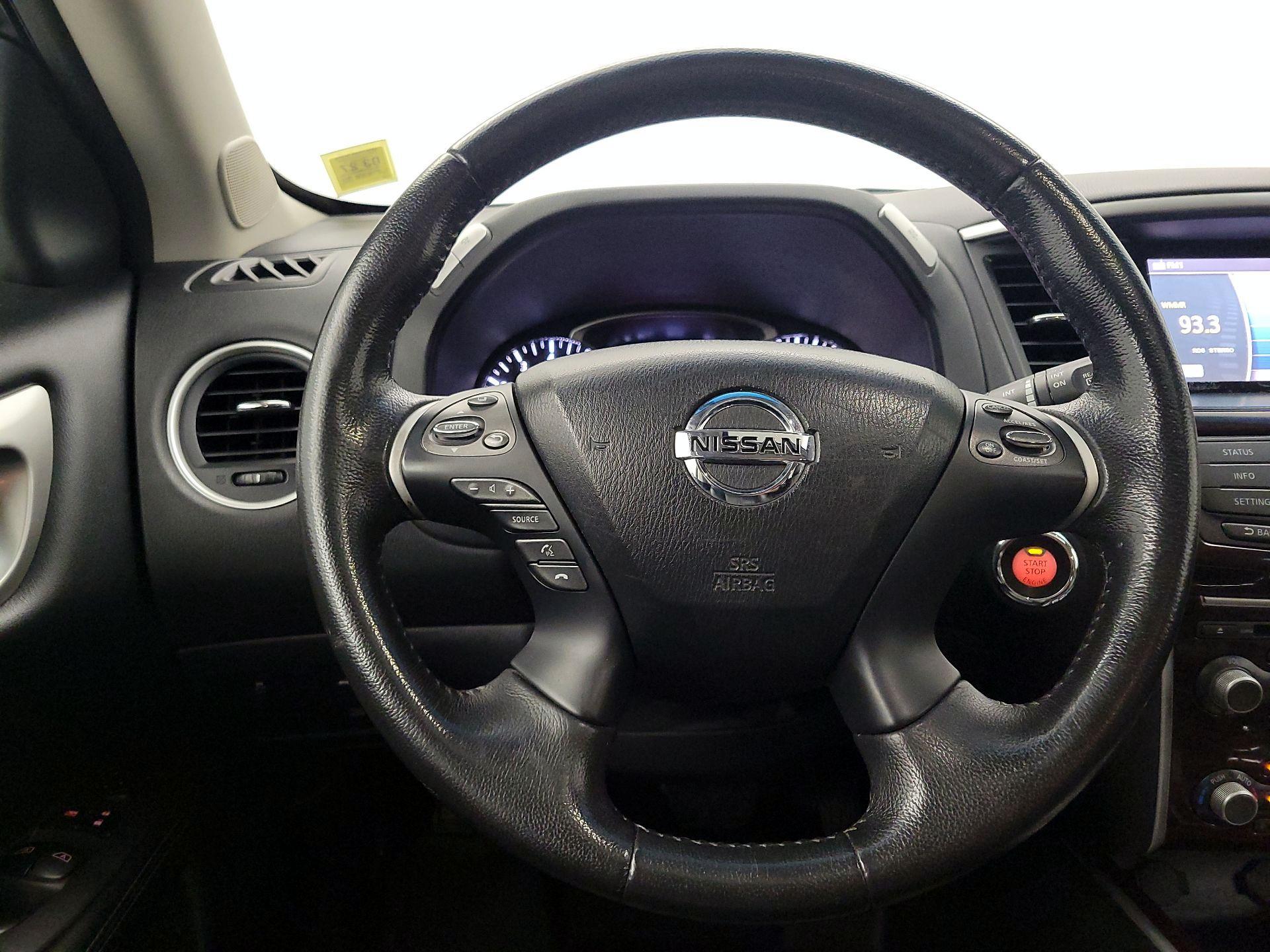 Thumbnail: 2014 Nissan Pathfinder - 10