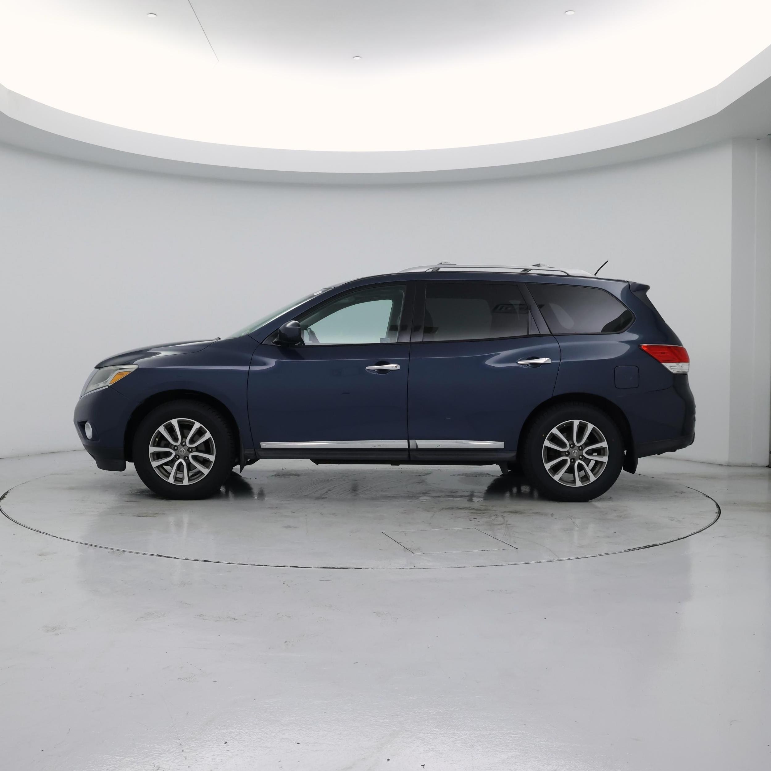 Thumbnail: 2014 Nissan Pathfinder - 3