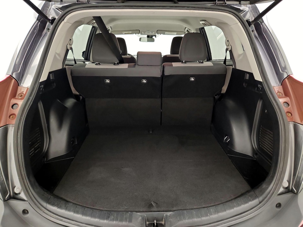 Trunk/Cargo (Seats Up)