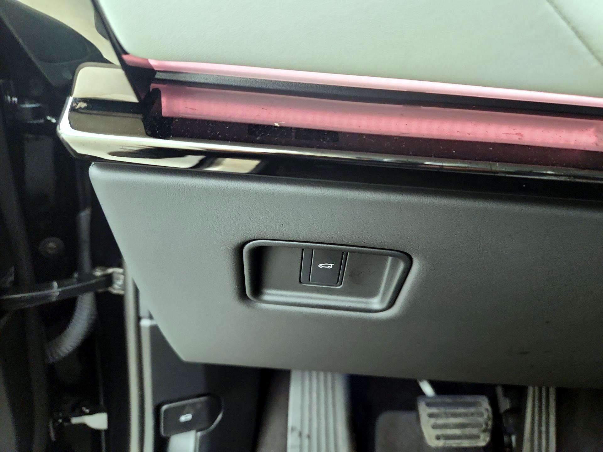 Thumbnail: 2023 Land Rover Range Rover Sport - 13