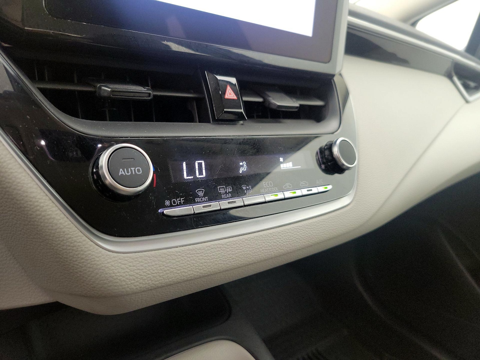 2026 Toyota Corolla LE - Photo 17