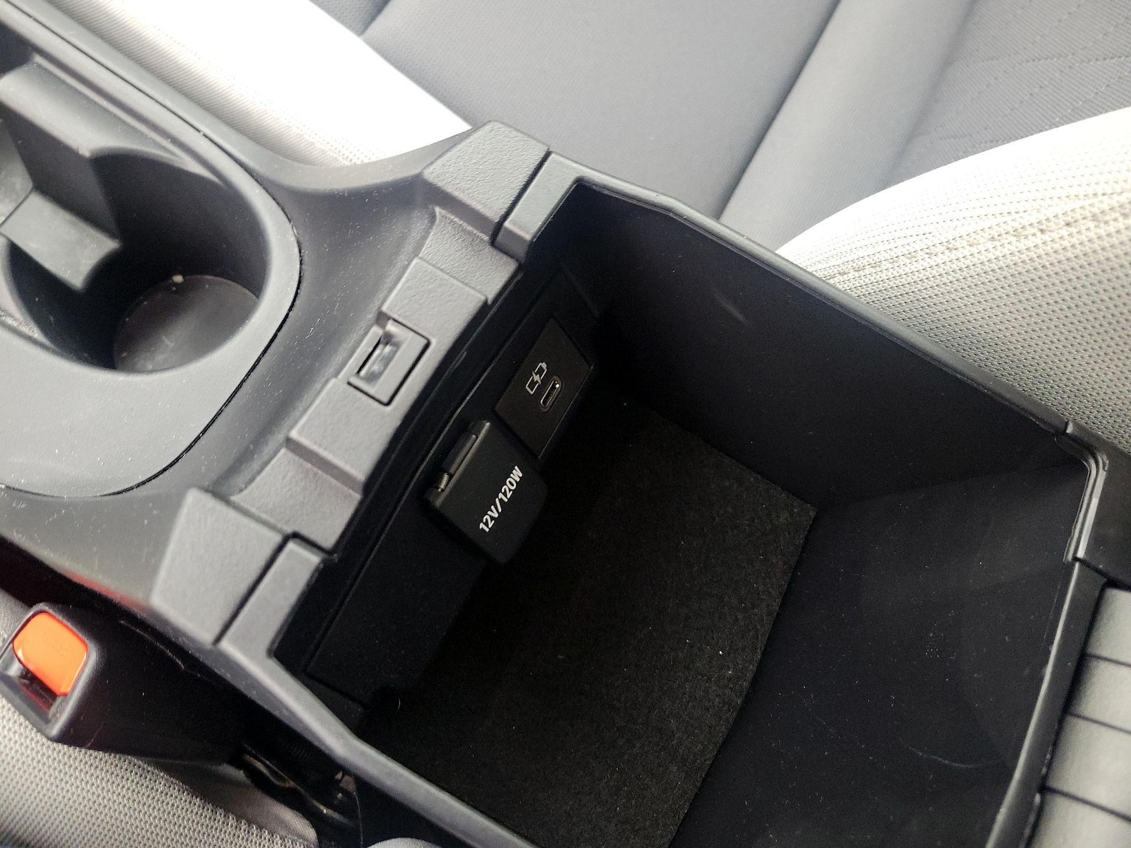 2026 Toyota Corolla LE - Photo 19