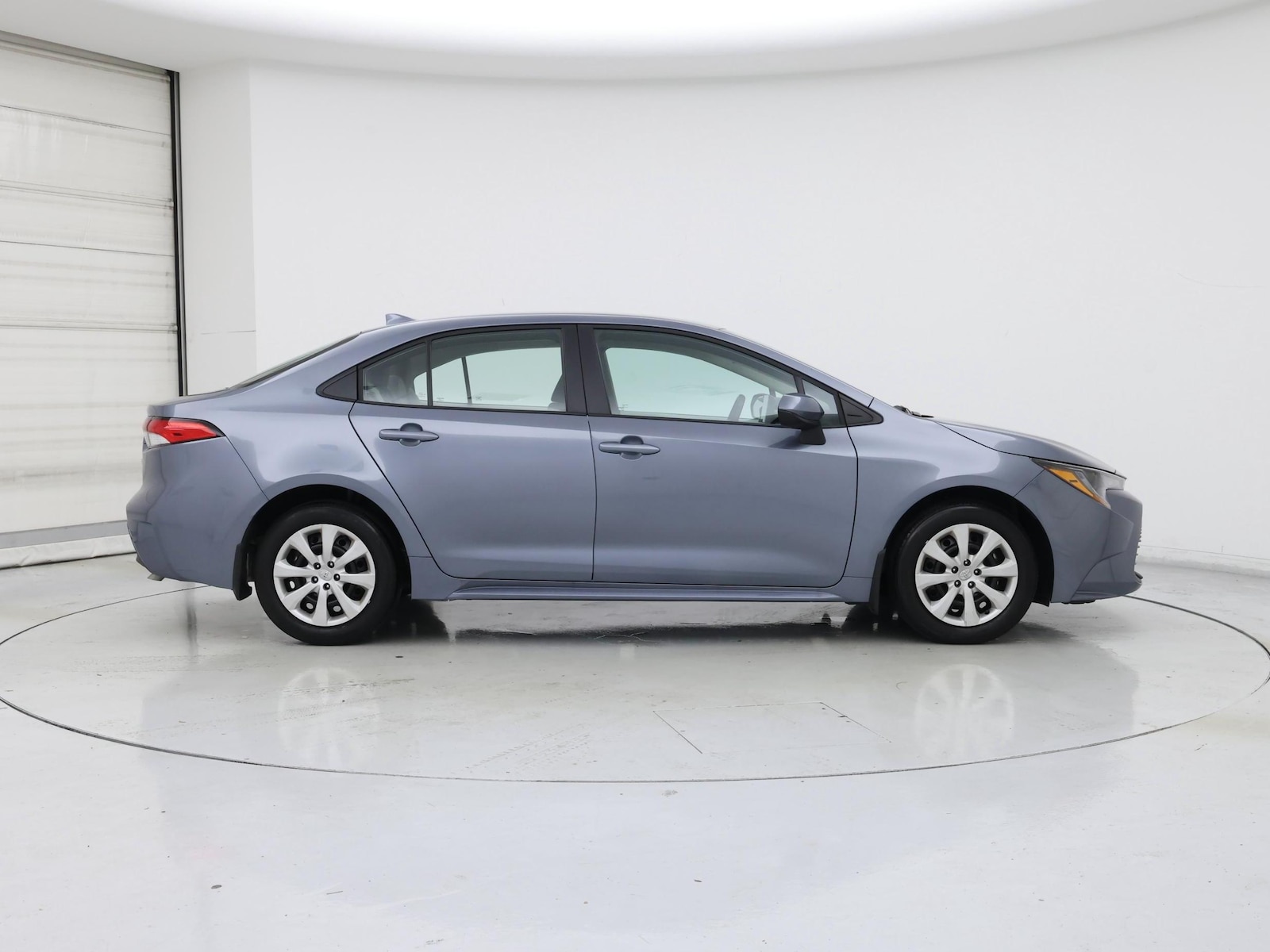 2026 Toyota Corolla LE - Photo 8
