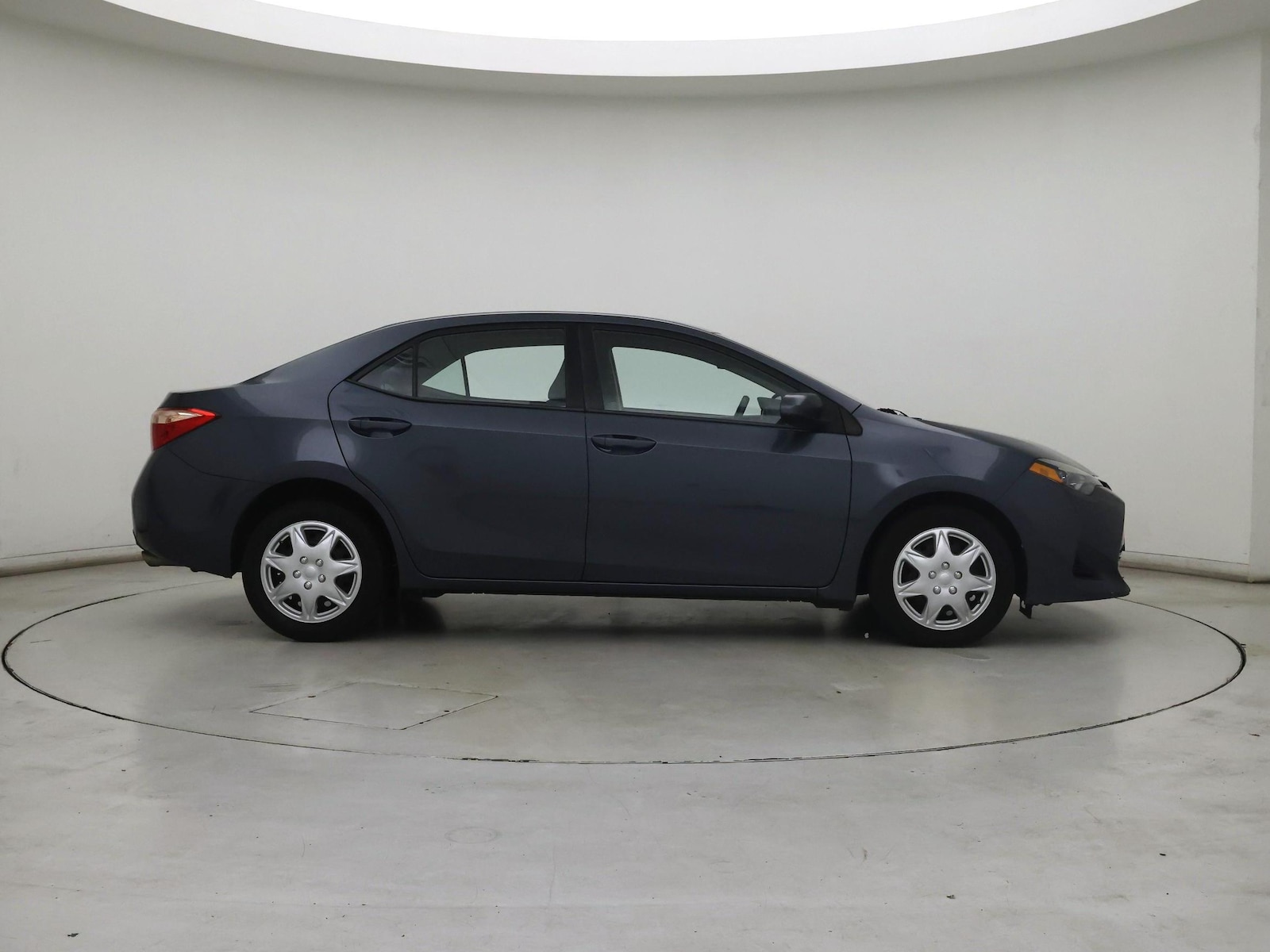 2017 Toyota Corolla LE - Photo 8
