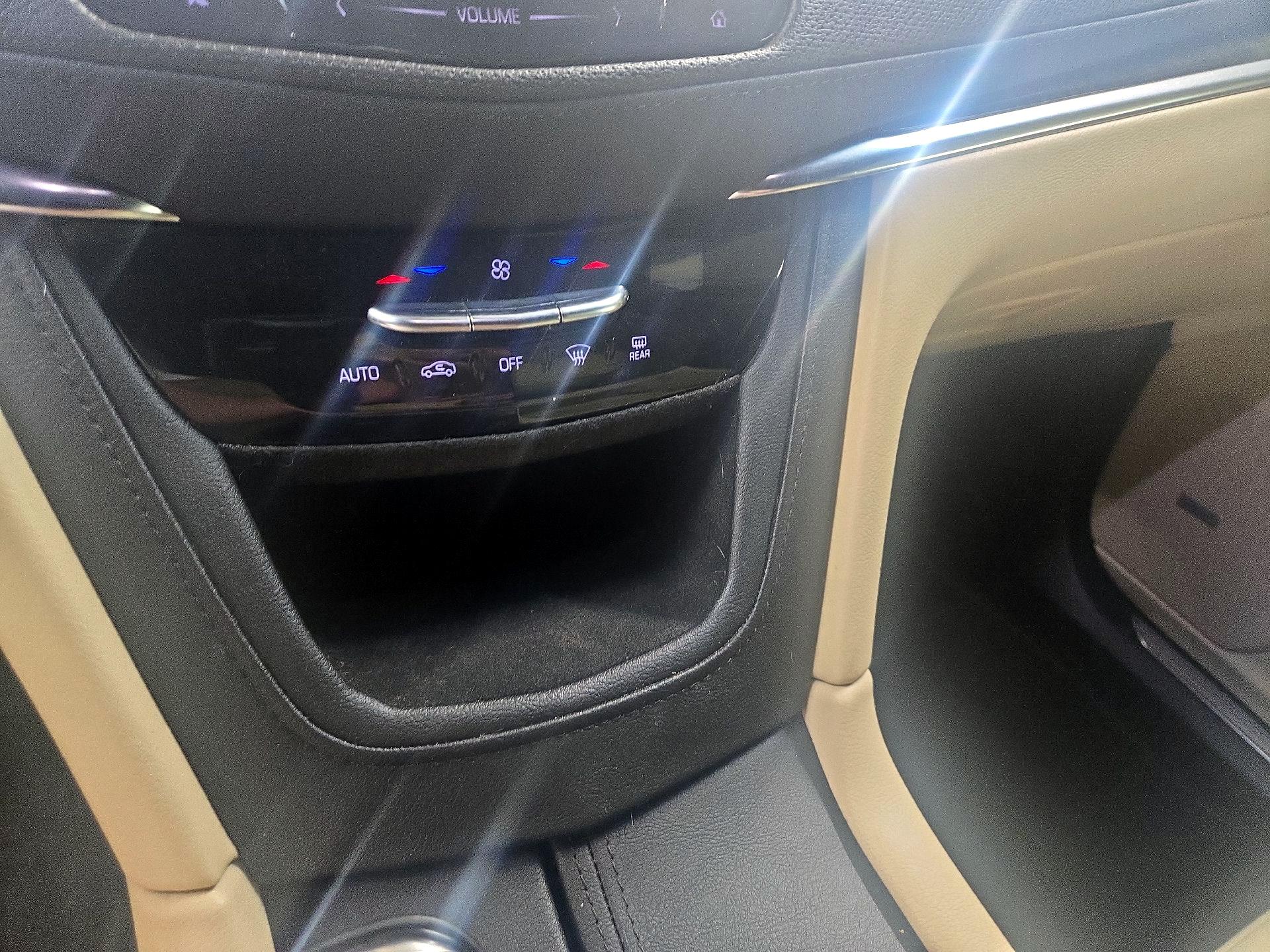 Thumbnail: 2019 Cadillac XT5 - 16