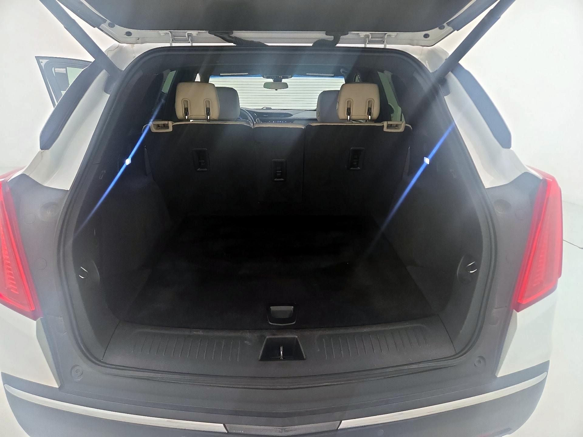 Thumbnail: 2019 Cadillac XT5 - 20