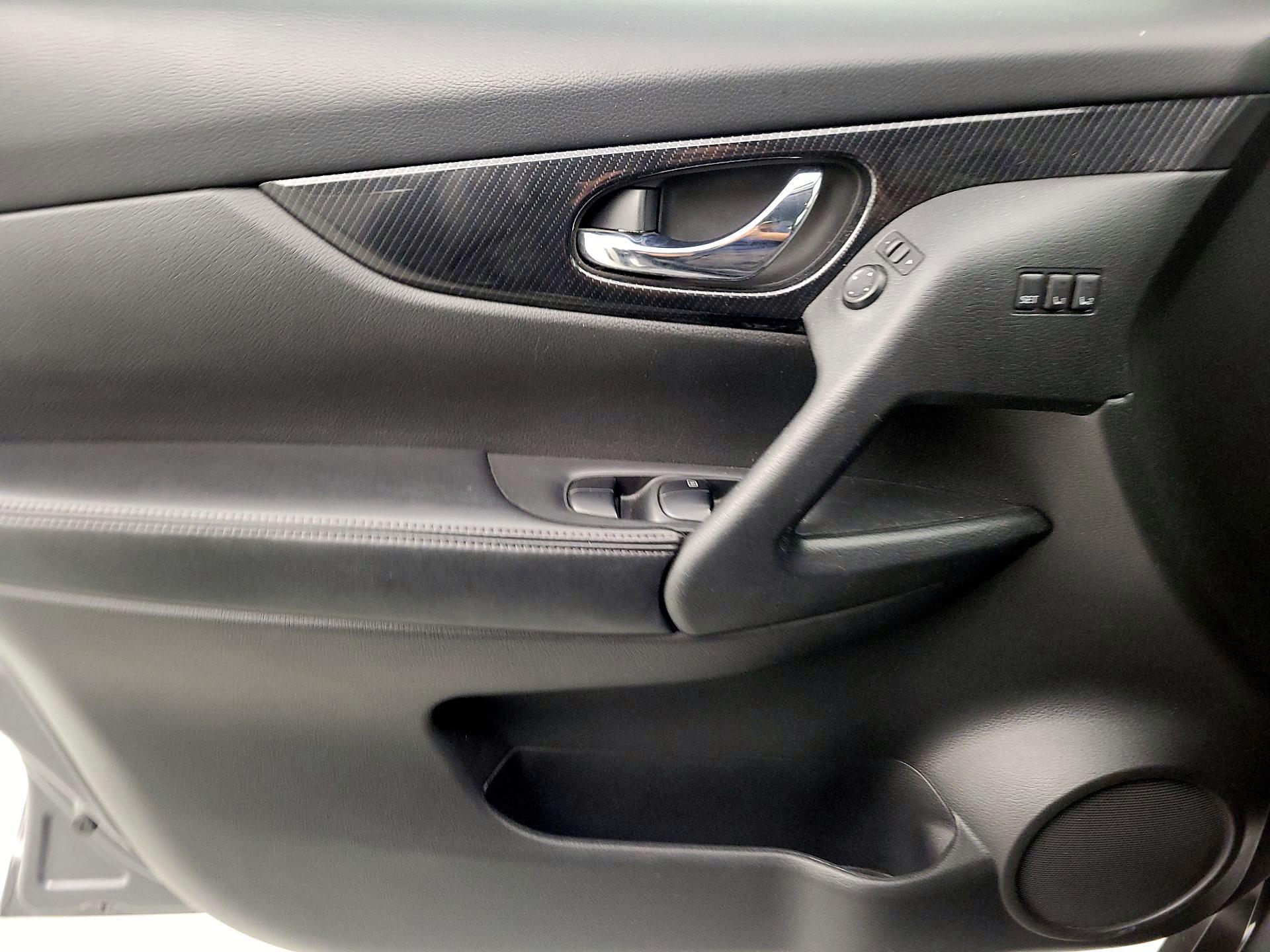 Thumbnail: 2020 Nissan Rogue - 12