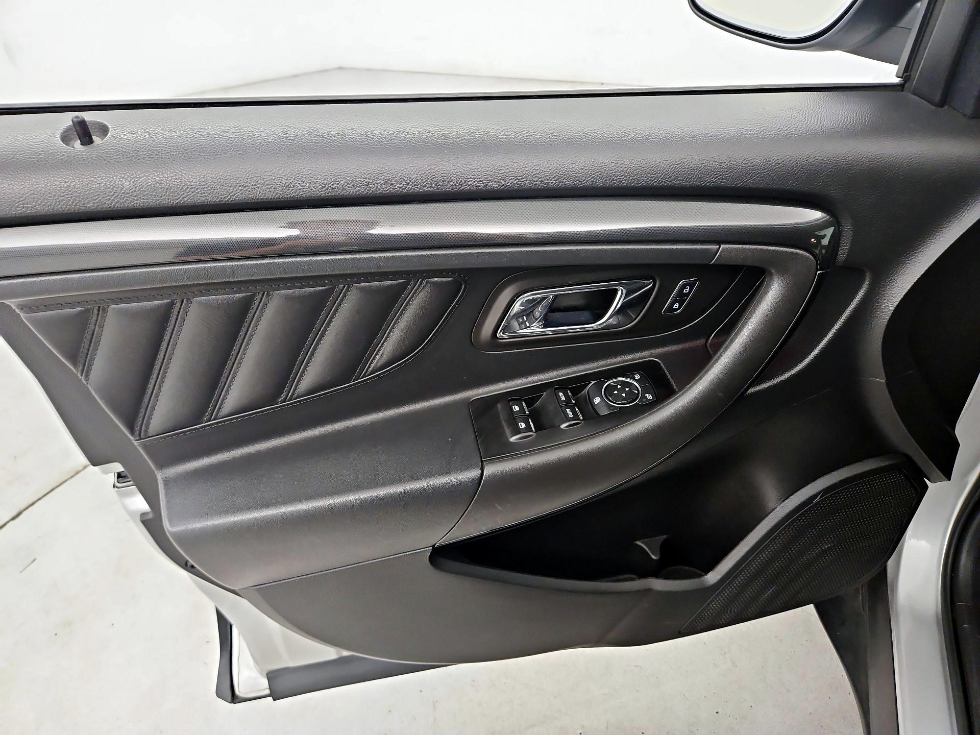 Thumbnail: 2015 Ford Taurus - 12