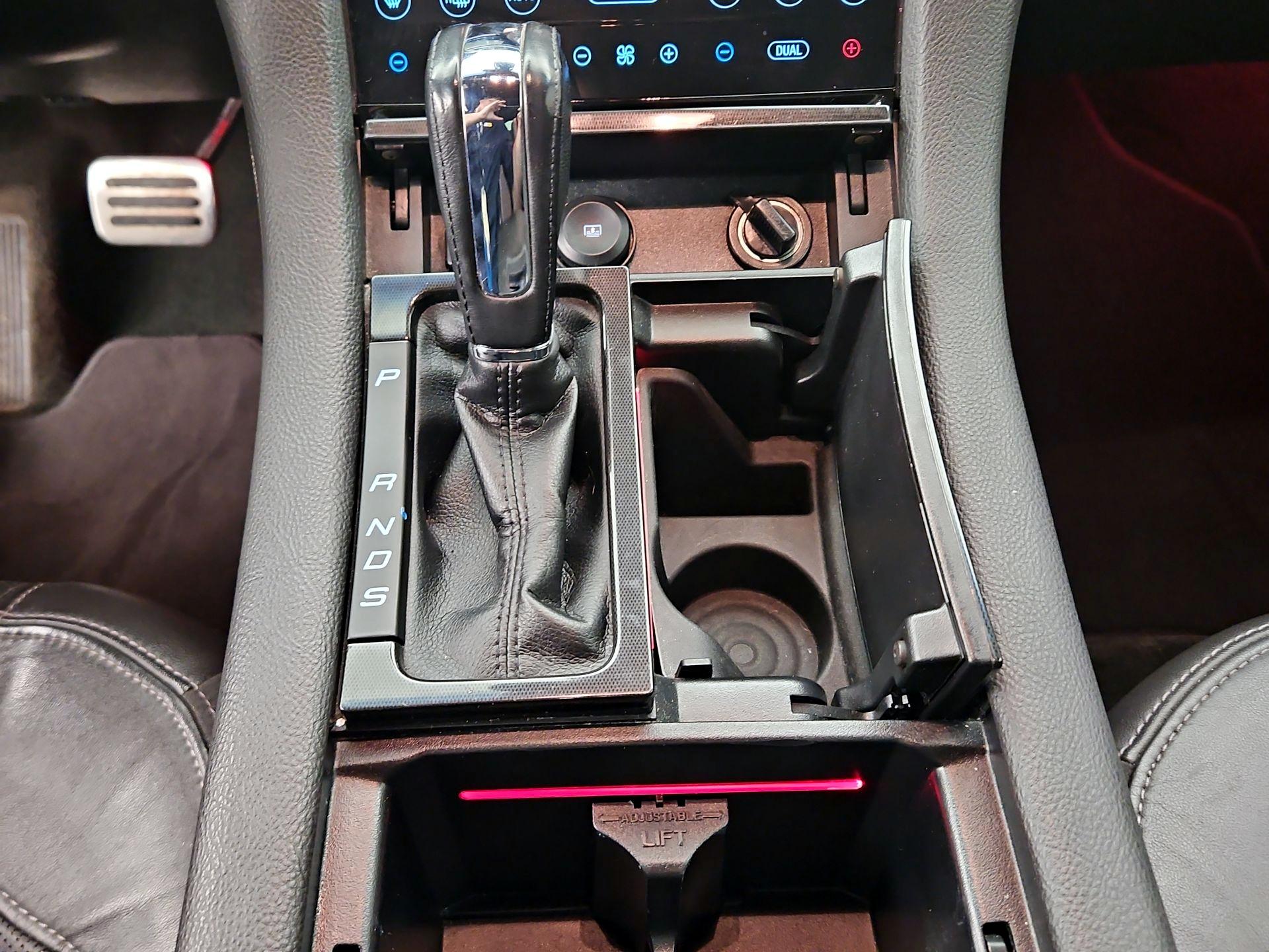 Thumbnail: 2015 Ford Taurus - 17