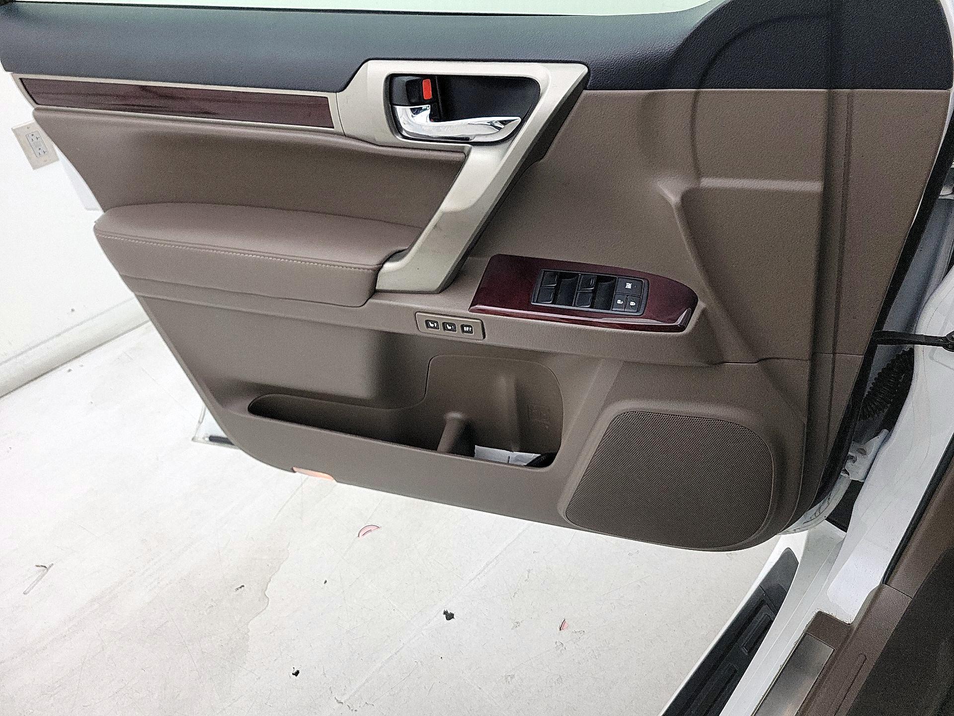 Thumbnail: 2016 Lexus GX - 12
