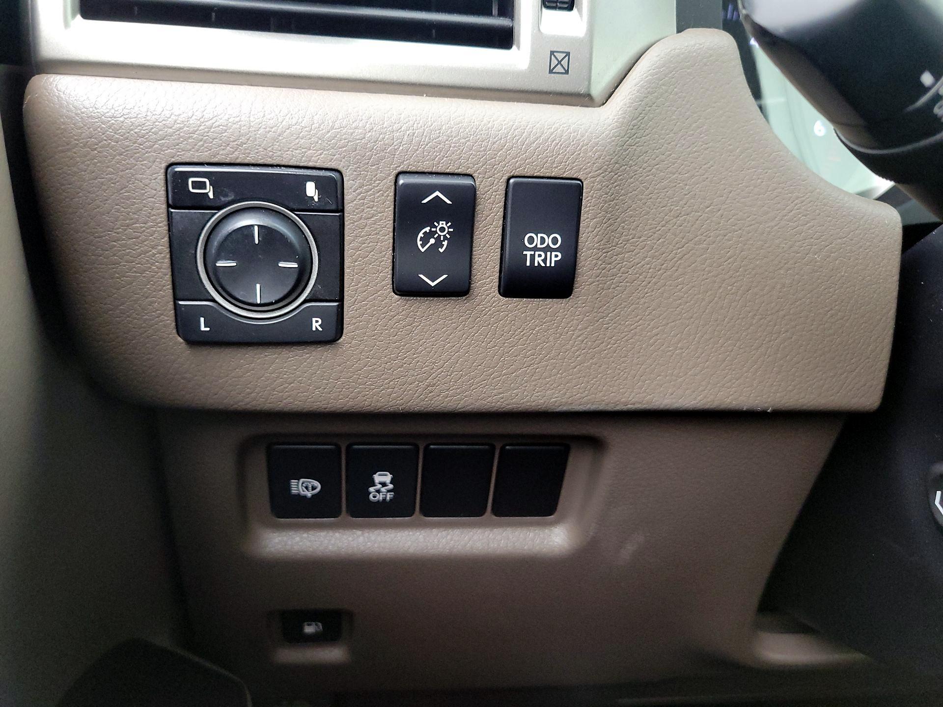 Thumbnail: 2016 Lexus GX - 13