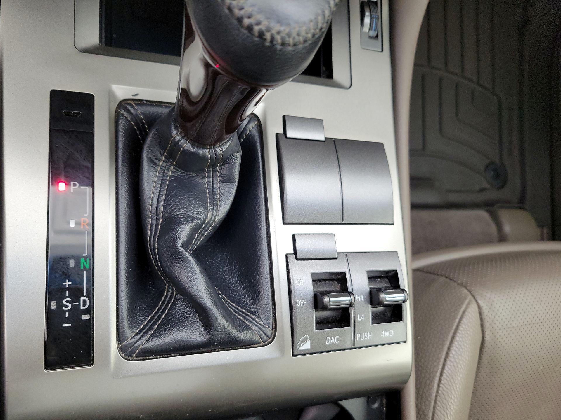 Thumbnail: 2016 Lexus GX - 18