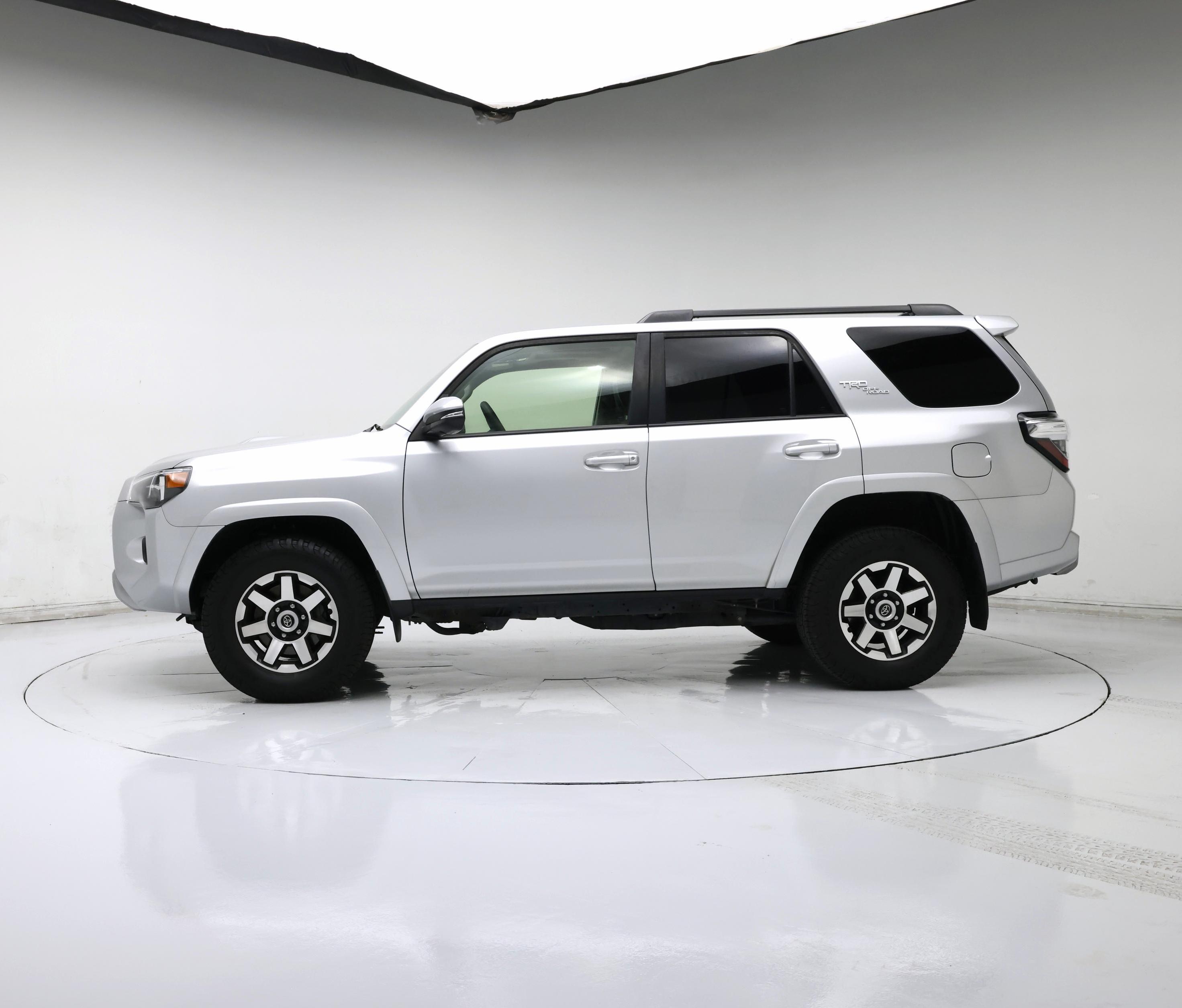 Thumbnail: 2021 Toyota 4Runner - 3