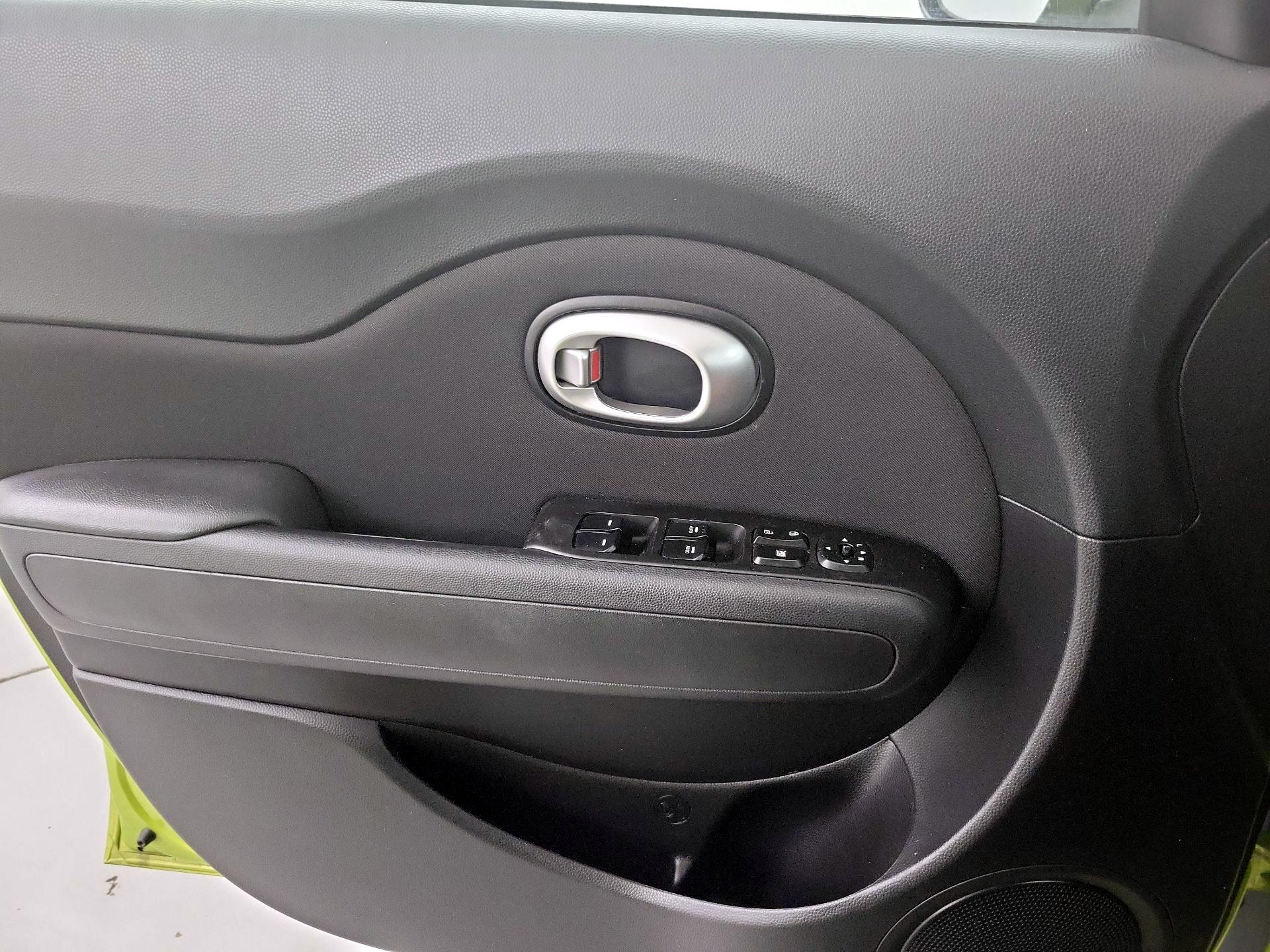 Thumbnail: 2015 Kia Soul - 10