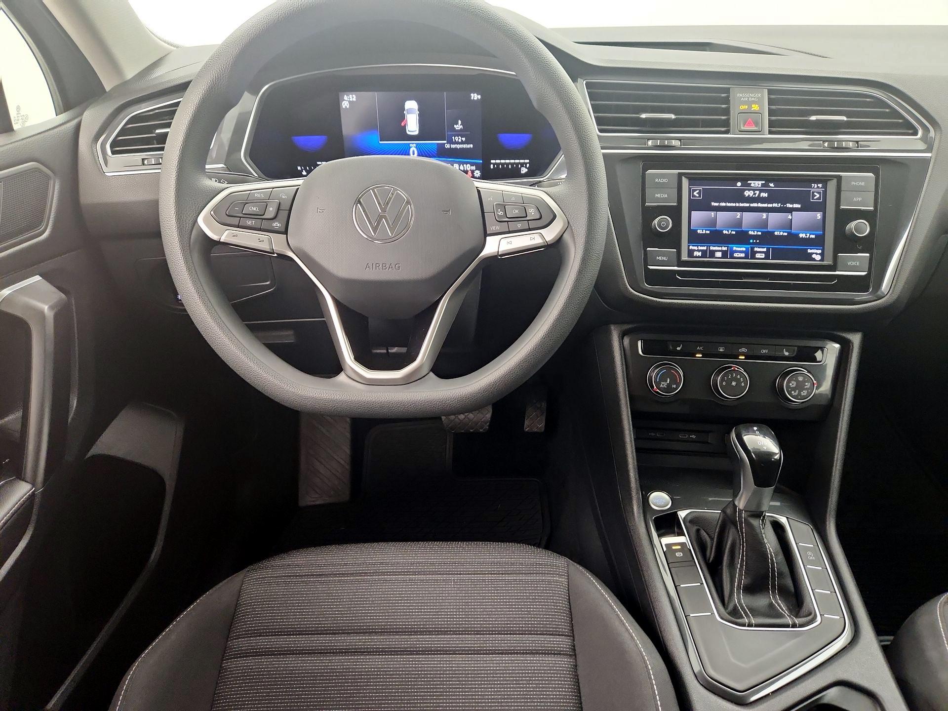 Thumbnail: 2022 Volkswagen Tiguan - 10