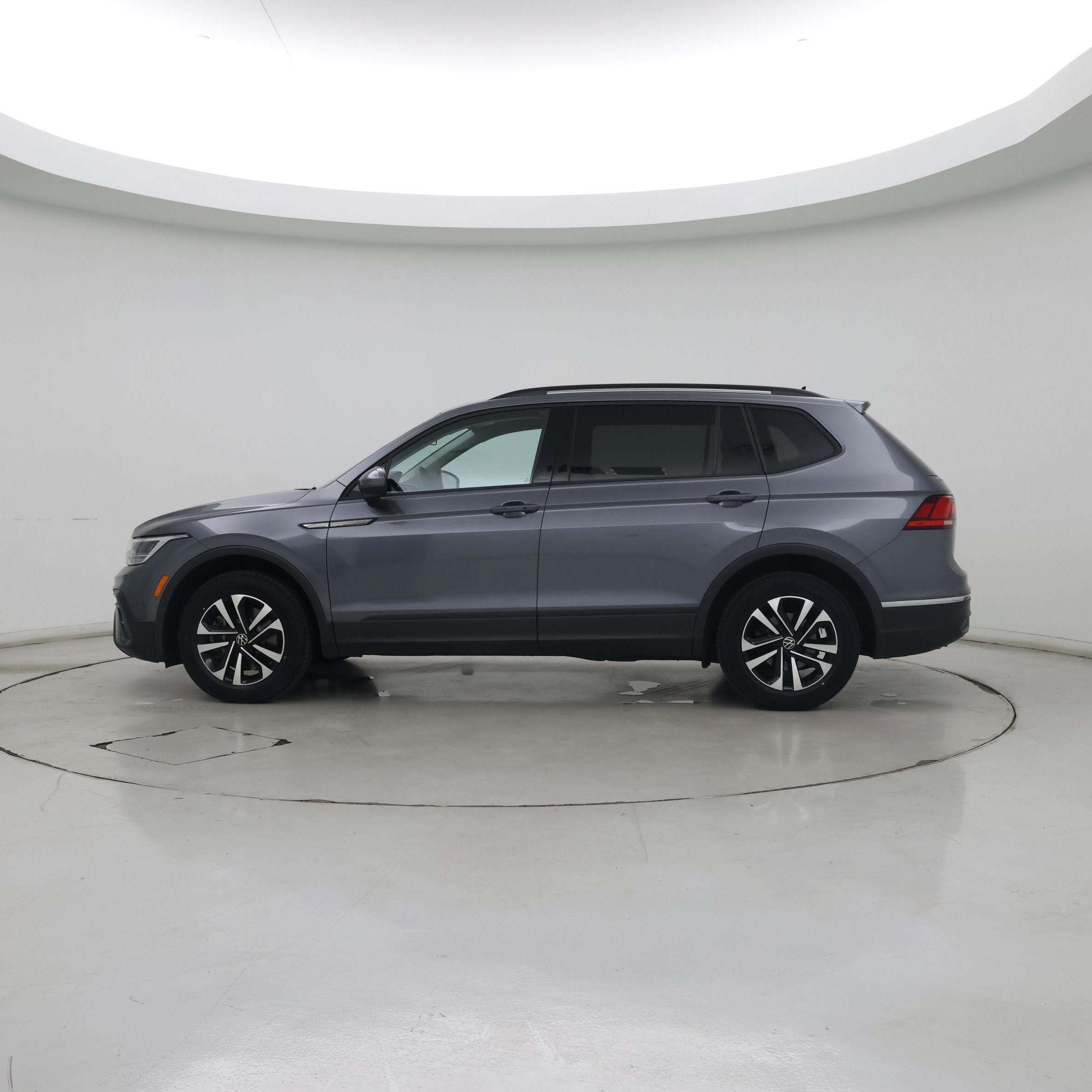 Thumbnail: 2022 Volkswagen Tiguan - 3