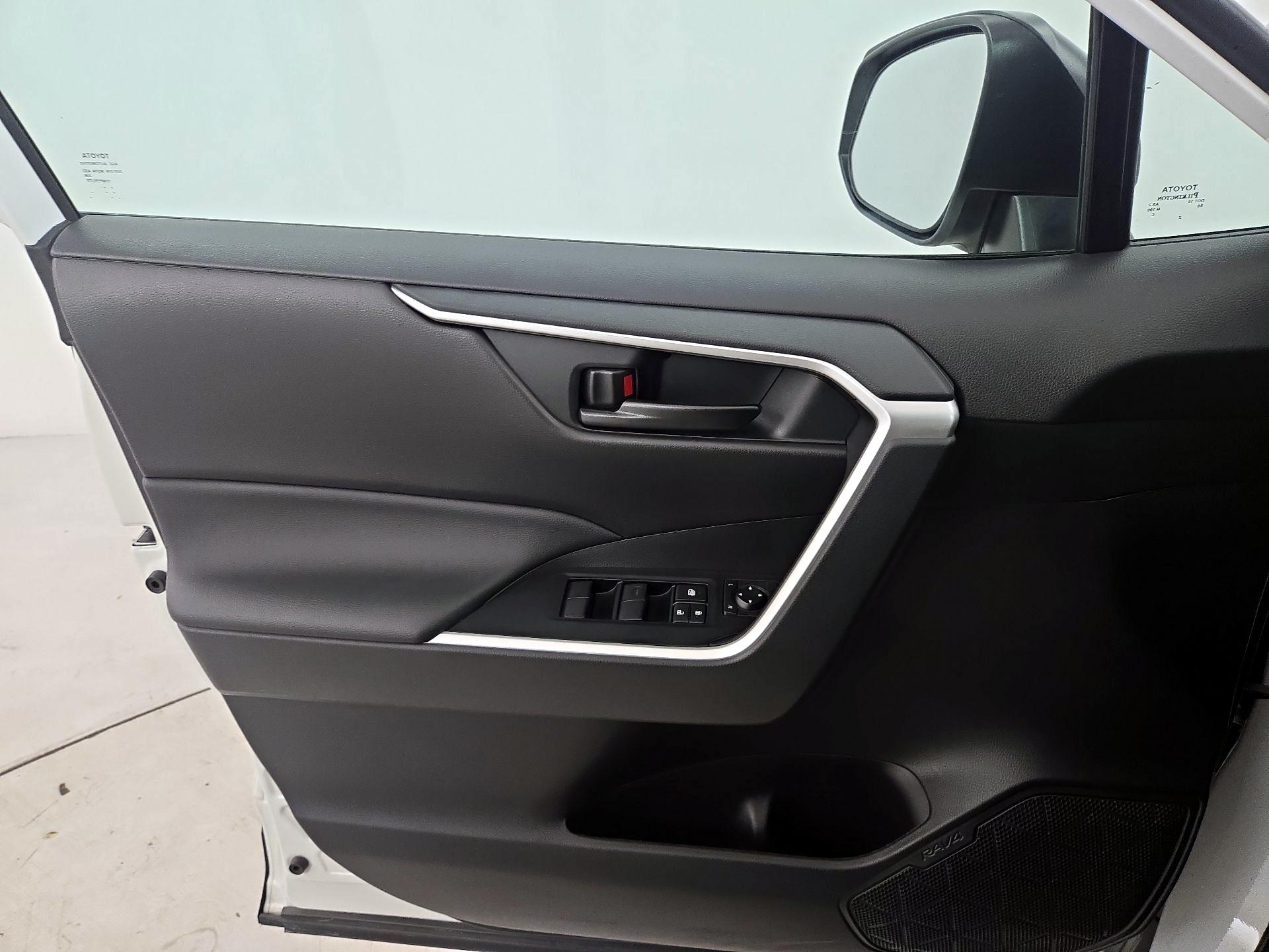 Thumbnail: 2024 Toyota RAV4 - 12
