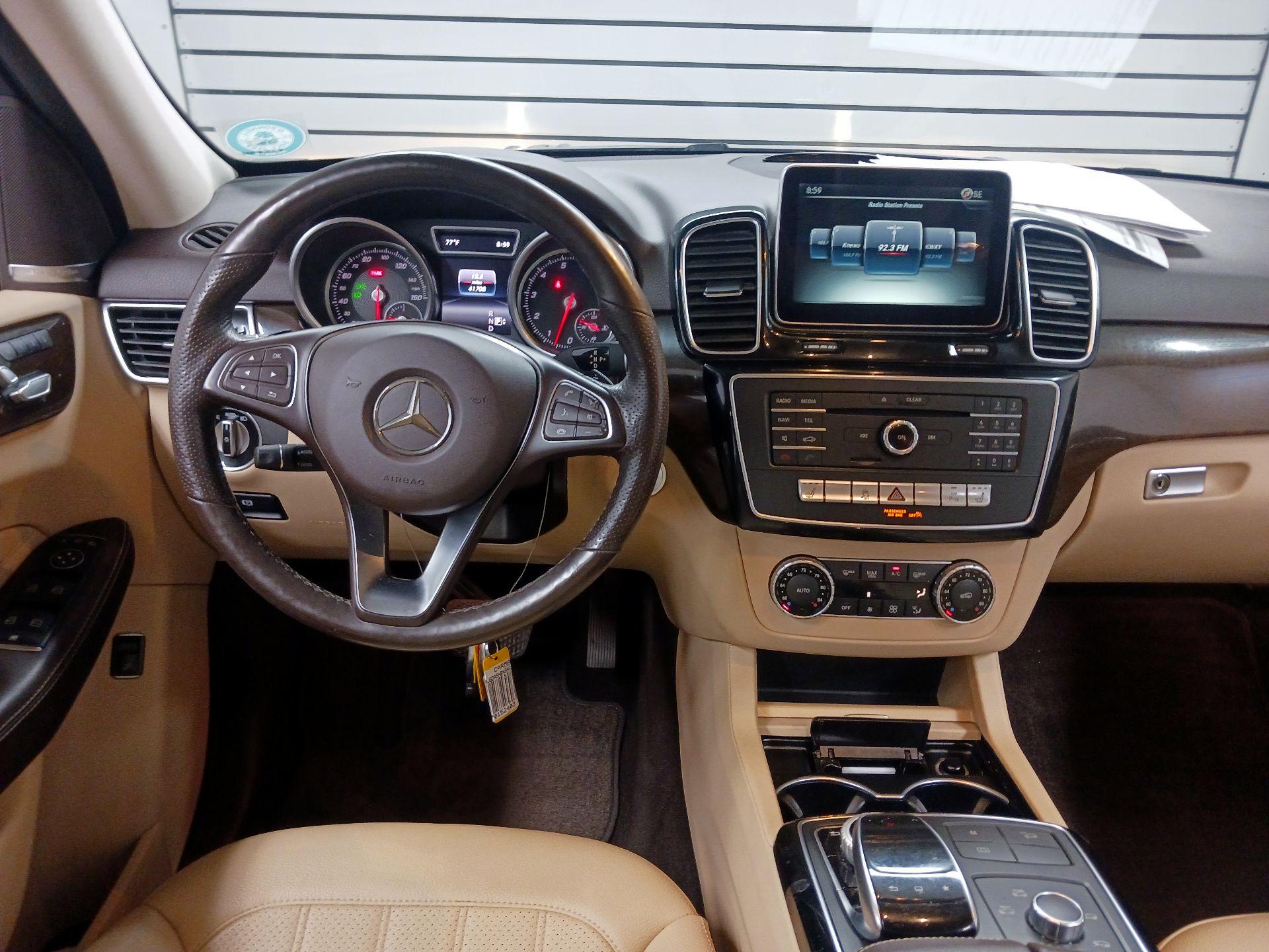 Thumbnail: 2016 Mercedes-Benz GLE - 9