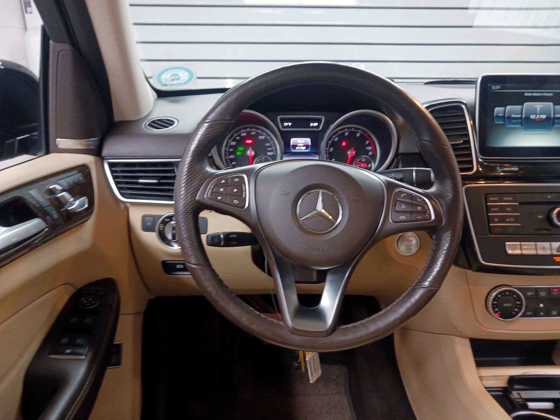 Thumbnail: 2016 Mercedes-Benz GLE - 10