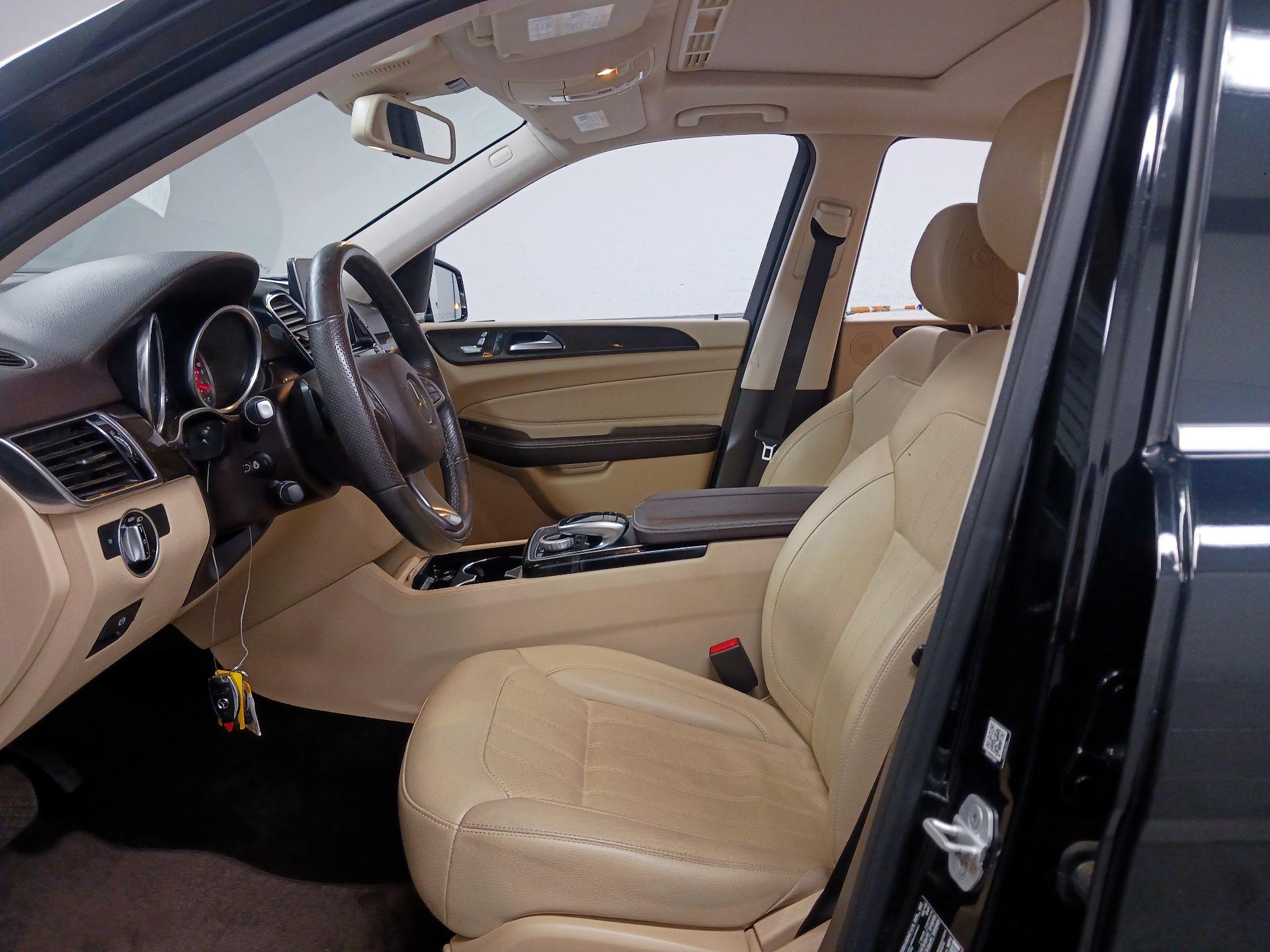 Thumbnail: 2016 Mercedes-Benz GLE - 11