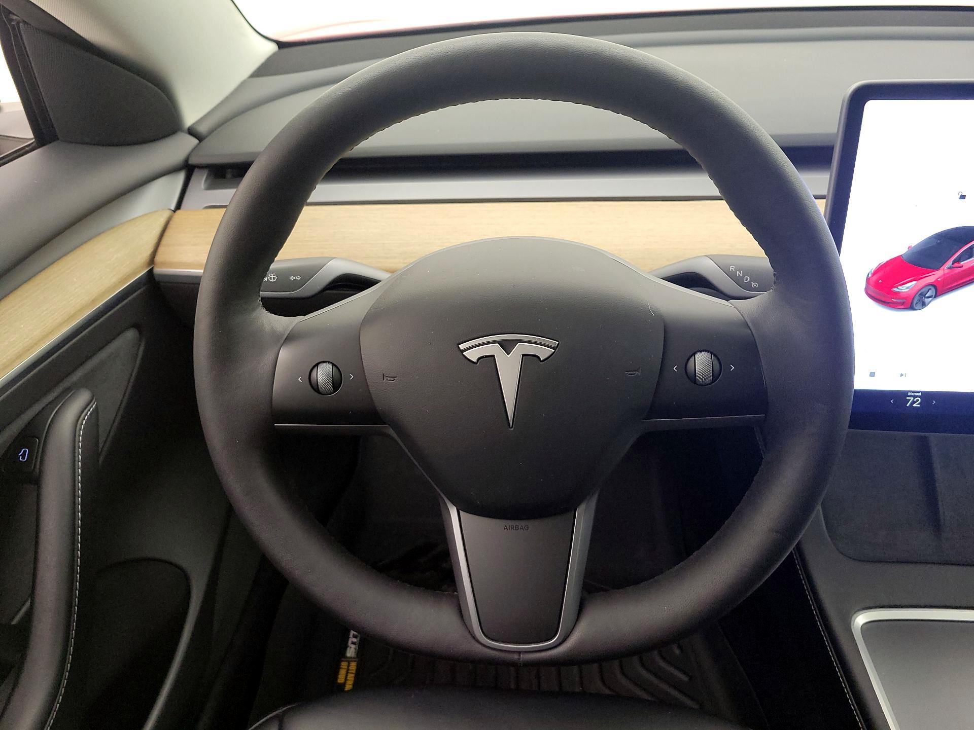 Thumbnail: 2021 Tesla Model 3 - 17