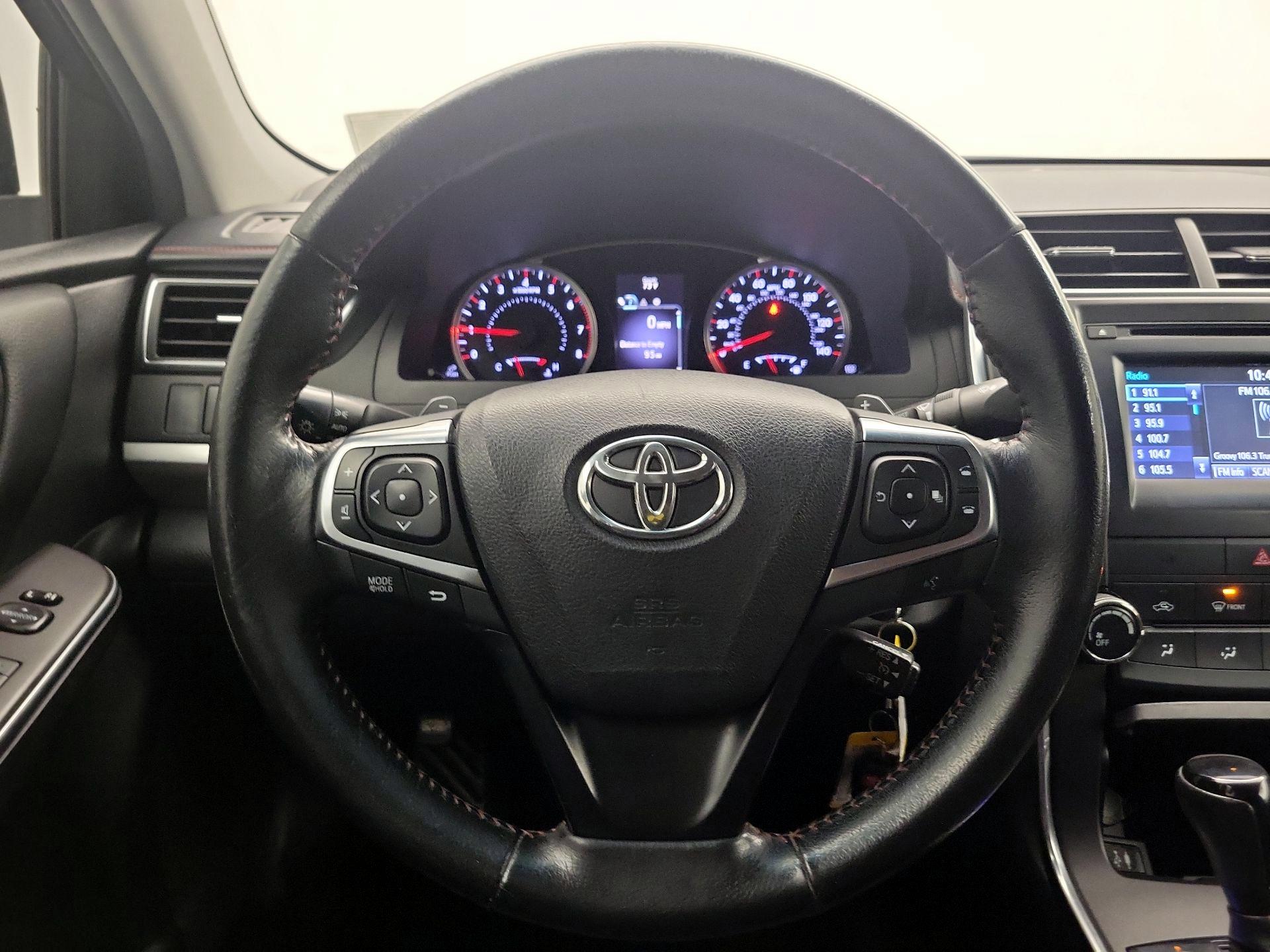 Thumbnail: 2016 Toyota Camry - 10