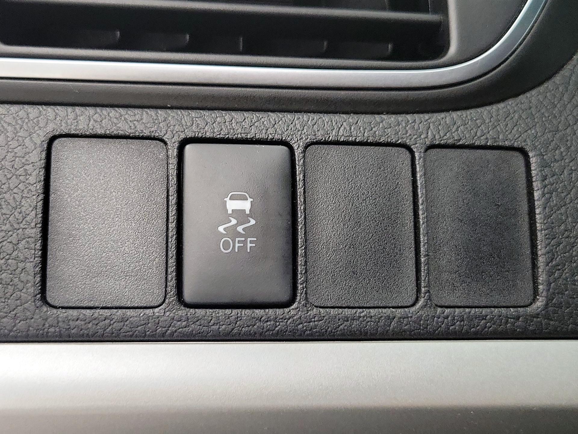 Thumbnail: 2016 Toyota Camry - 13