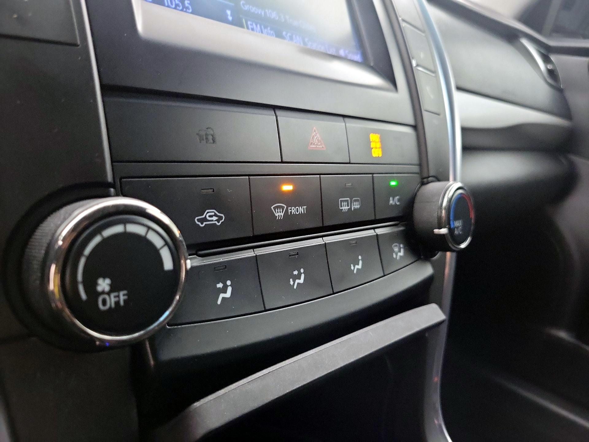 Thumbnail: 2016 Toyota Camry - 15