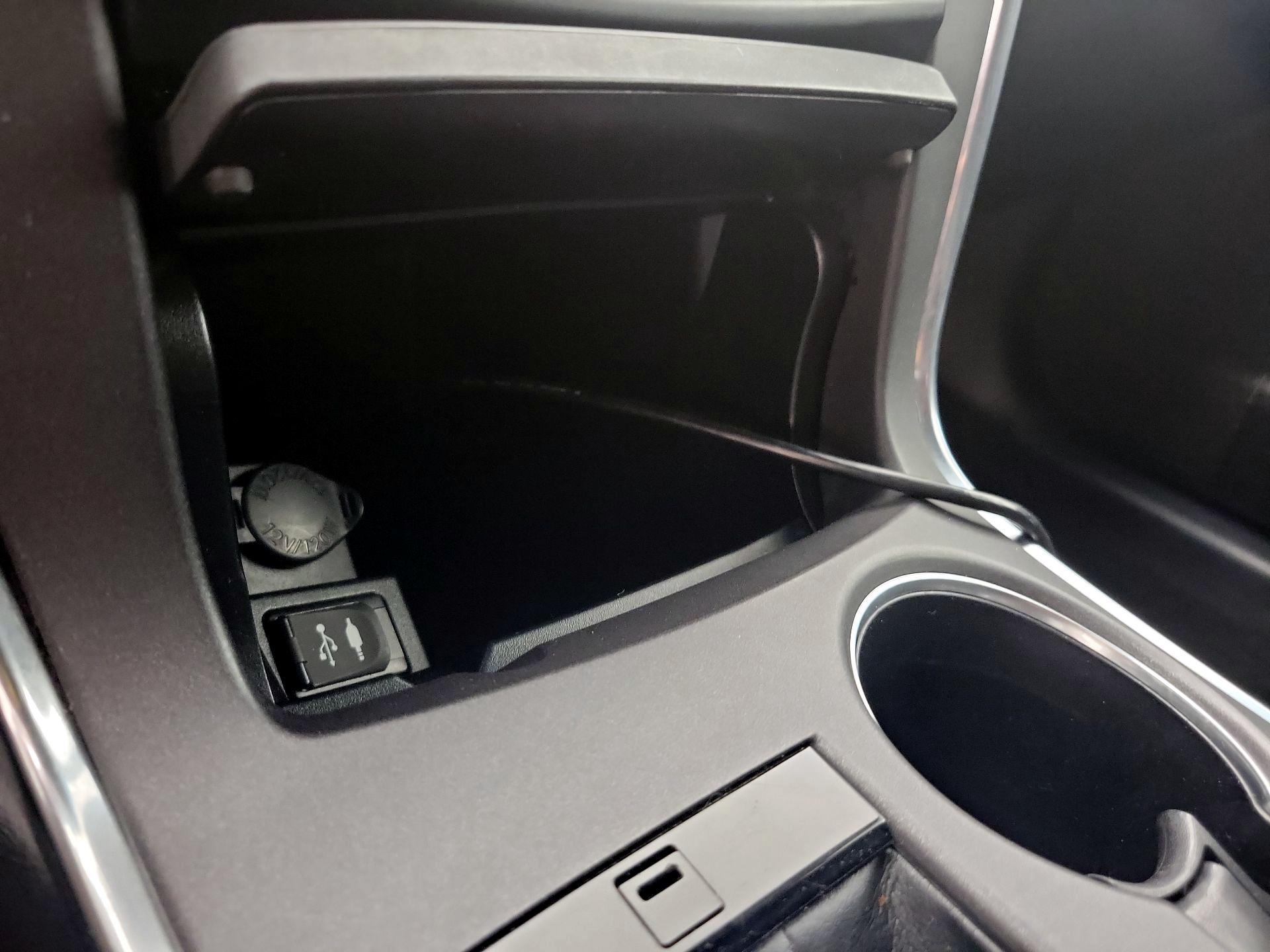 Thumbnail: 2016 Toyota Camry - 17
