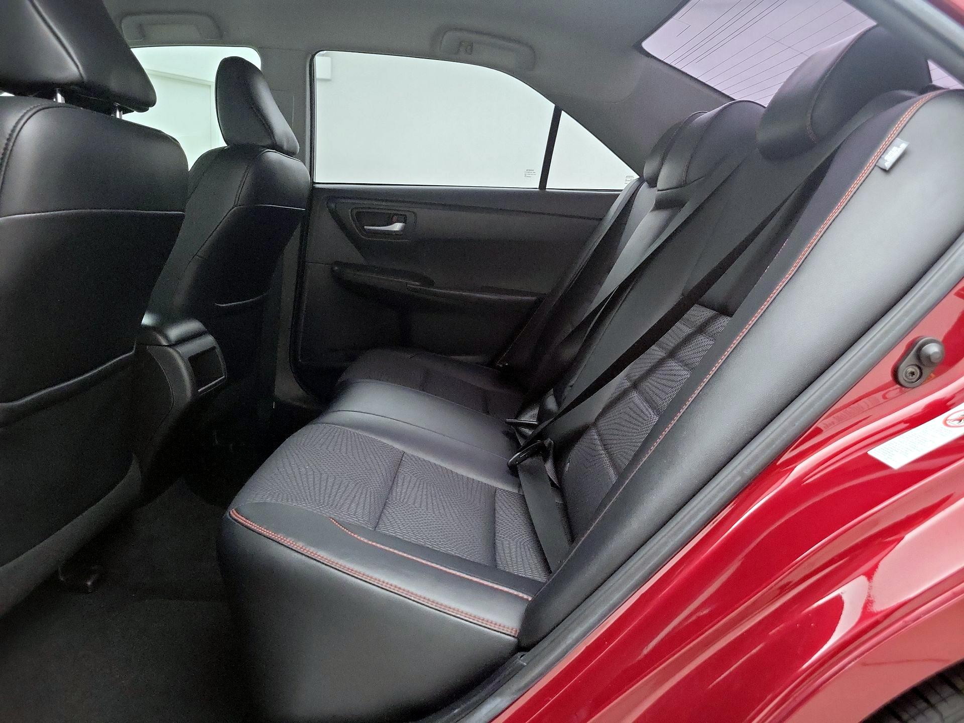 Thumbnail: 2016 Toyota Camry - 18