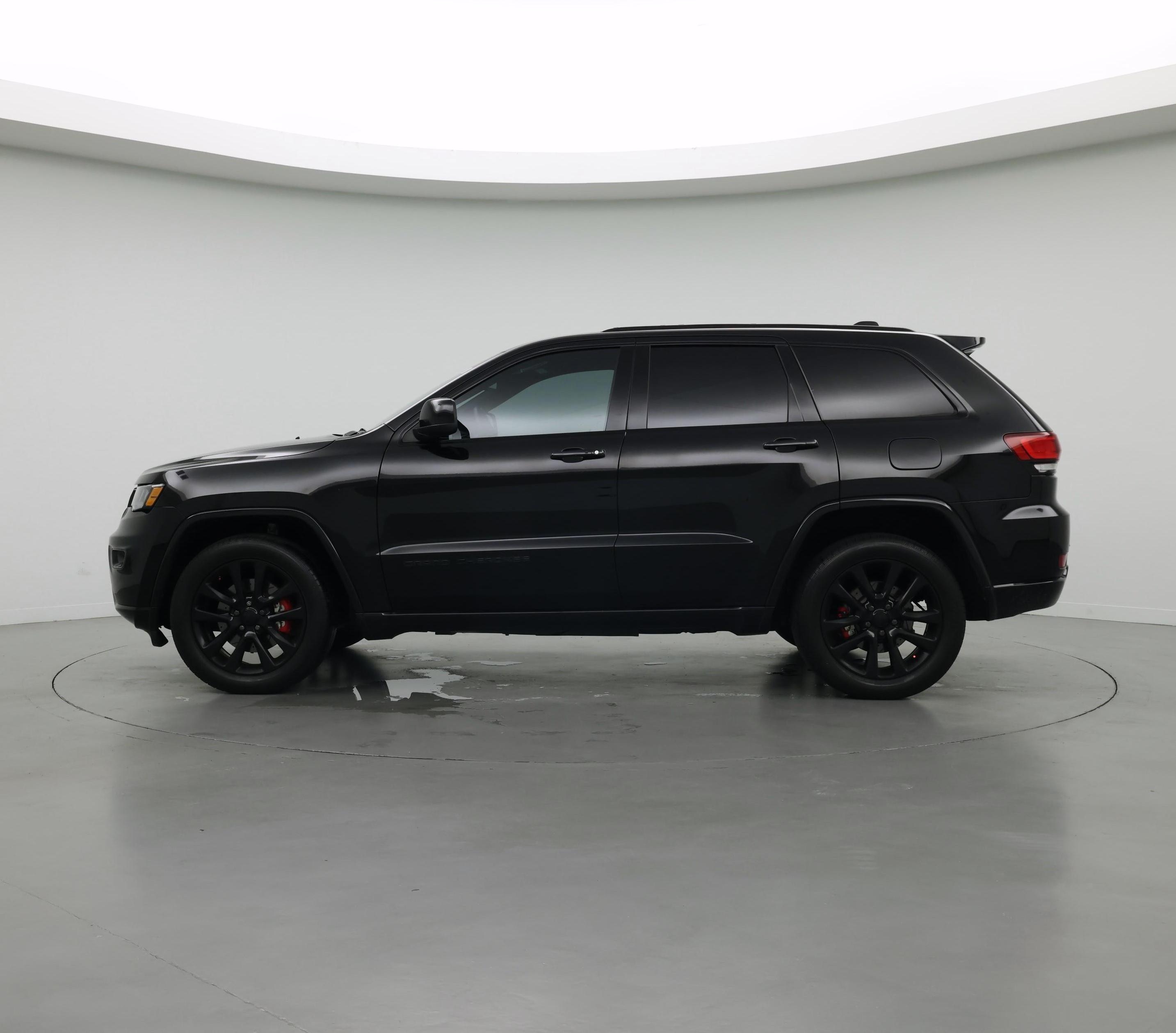 Thumbnail: 2018 Jeep Grand Cherokee - 3