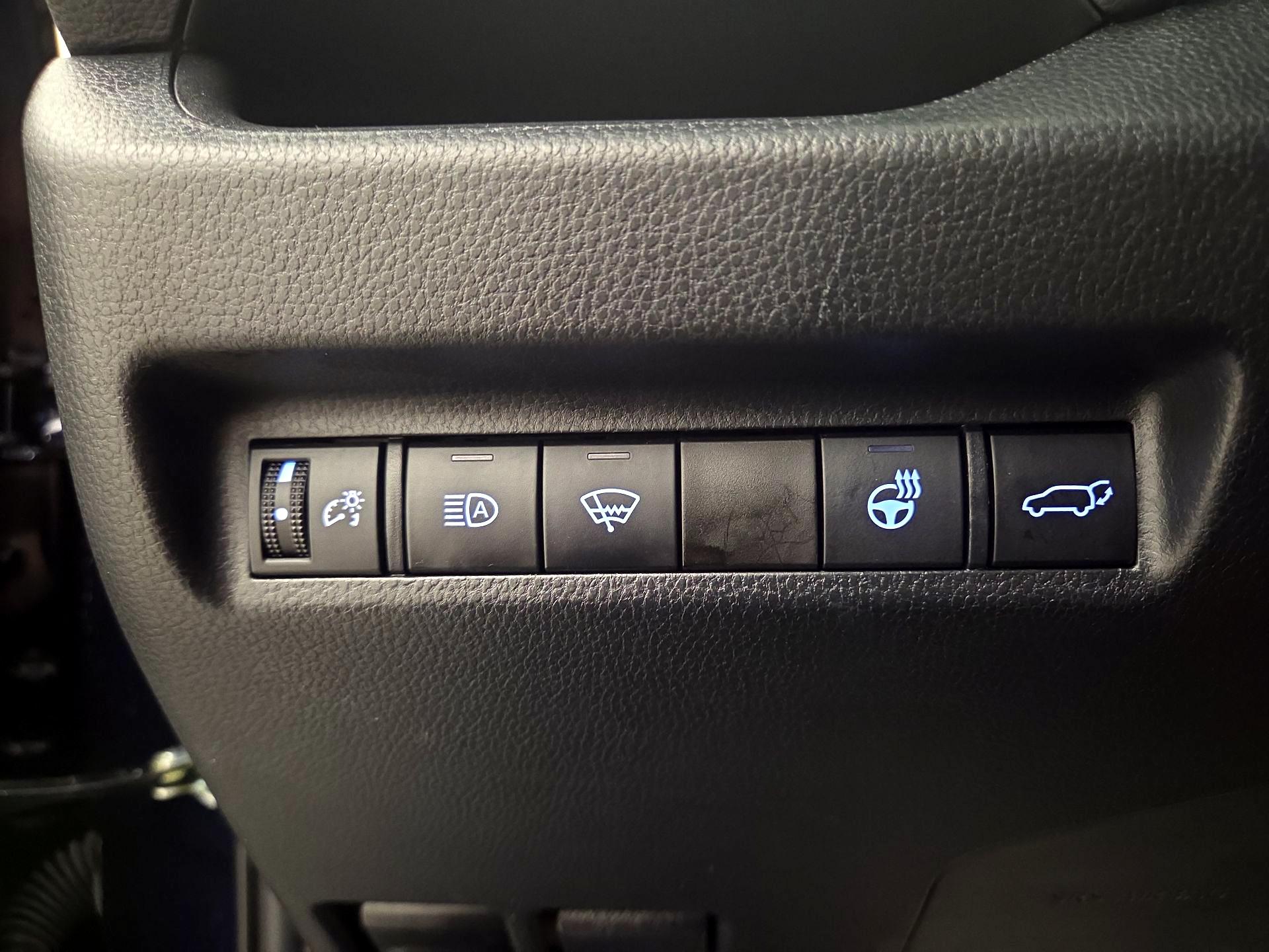 Thumbnail: 2022 Toyota RAV4 - 13