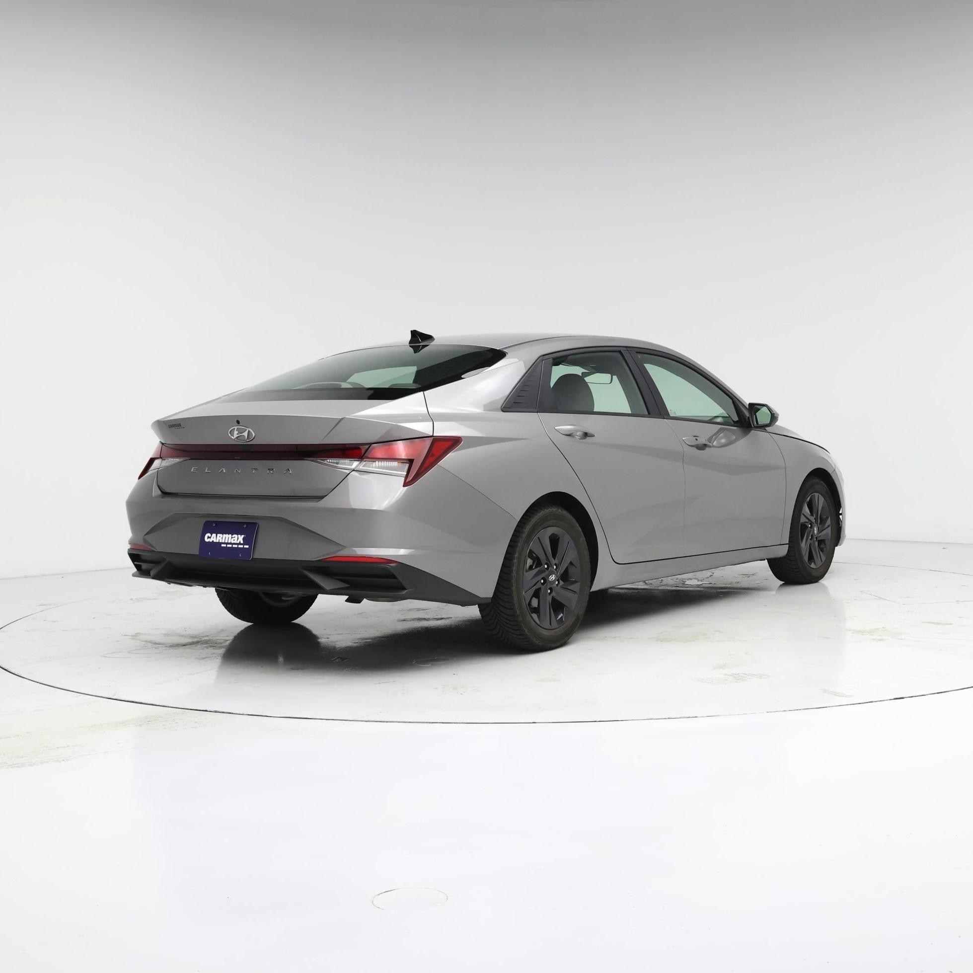 Thumbnail: 2022 Hyundai Elantra - 8