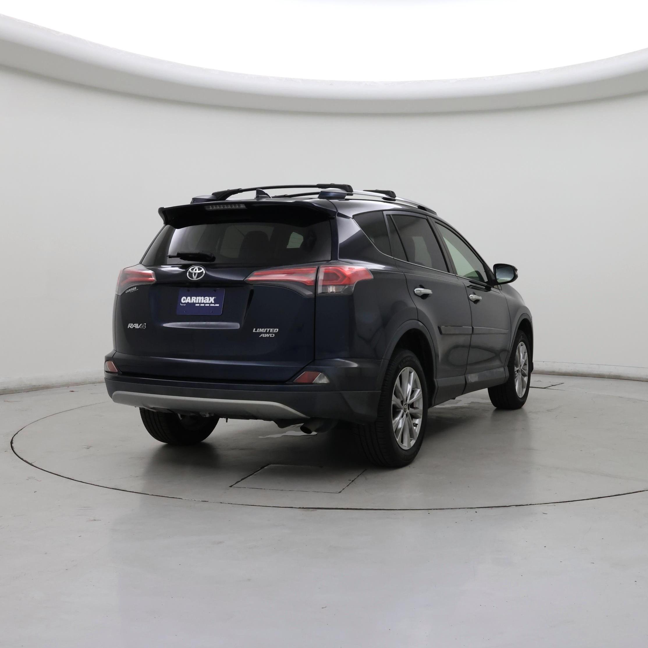 Thumbnail: 2018 Toyota RAV4 - 8