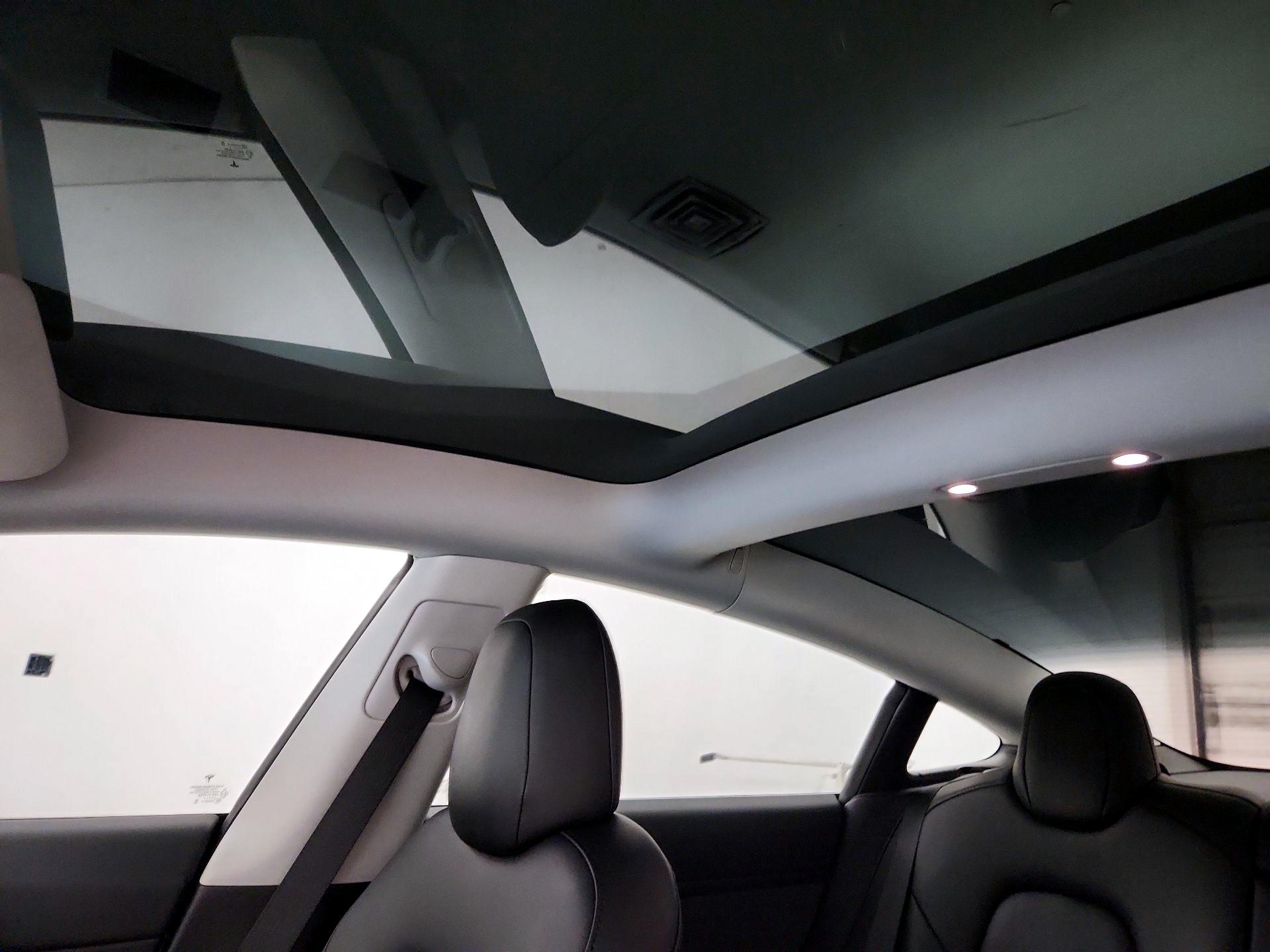Thumbnail: 2023 Tesla Model 3 - 19