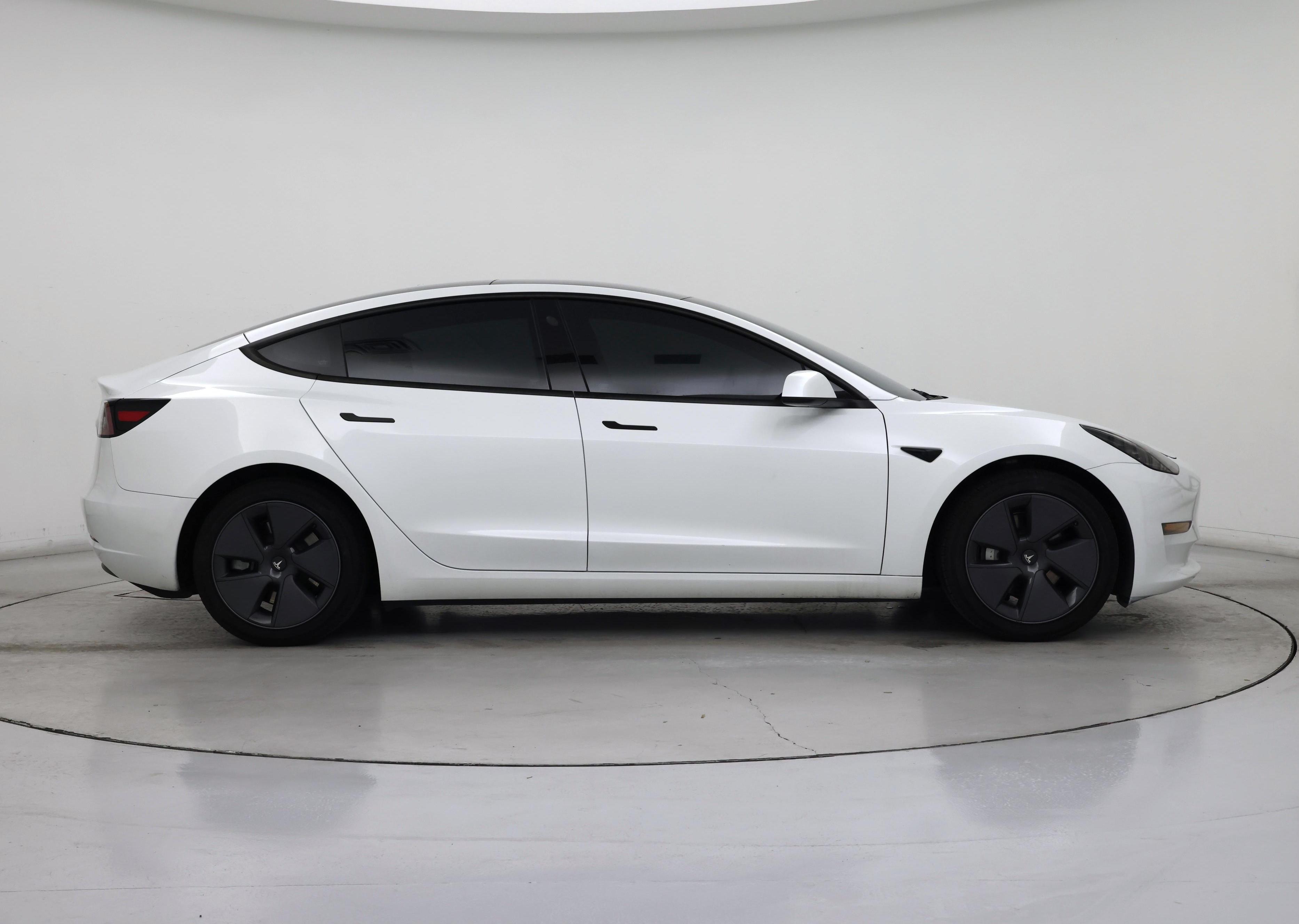 Thumbnail: 2023 Tesla Model 3 - 7
